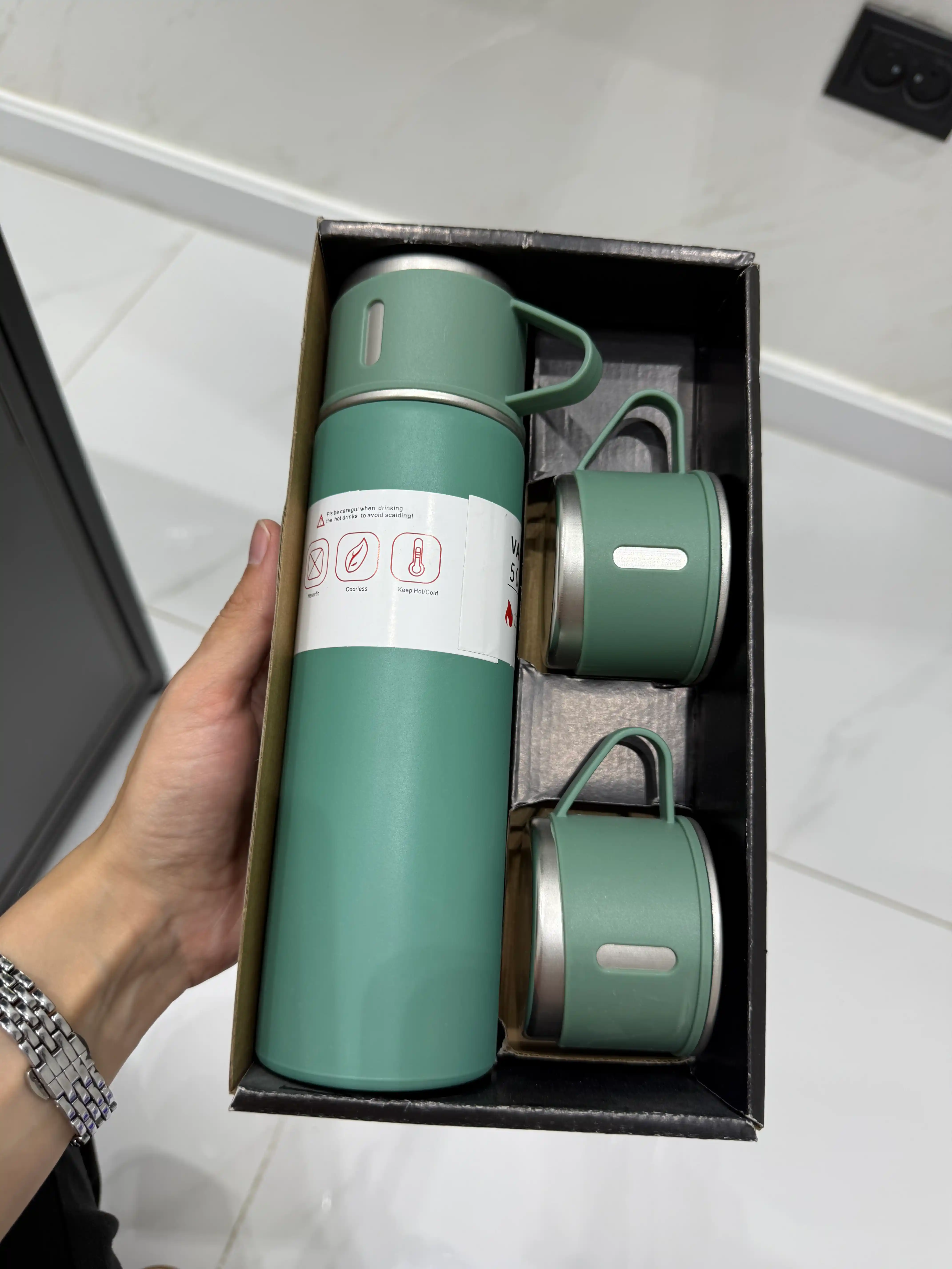 Termos-termos krujkasi, 3 stakandan iborat sovg'a to'plami, 500 ml