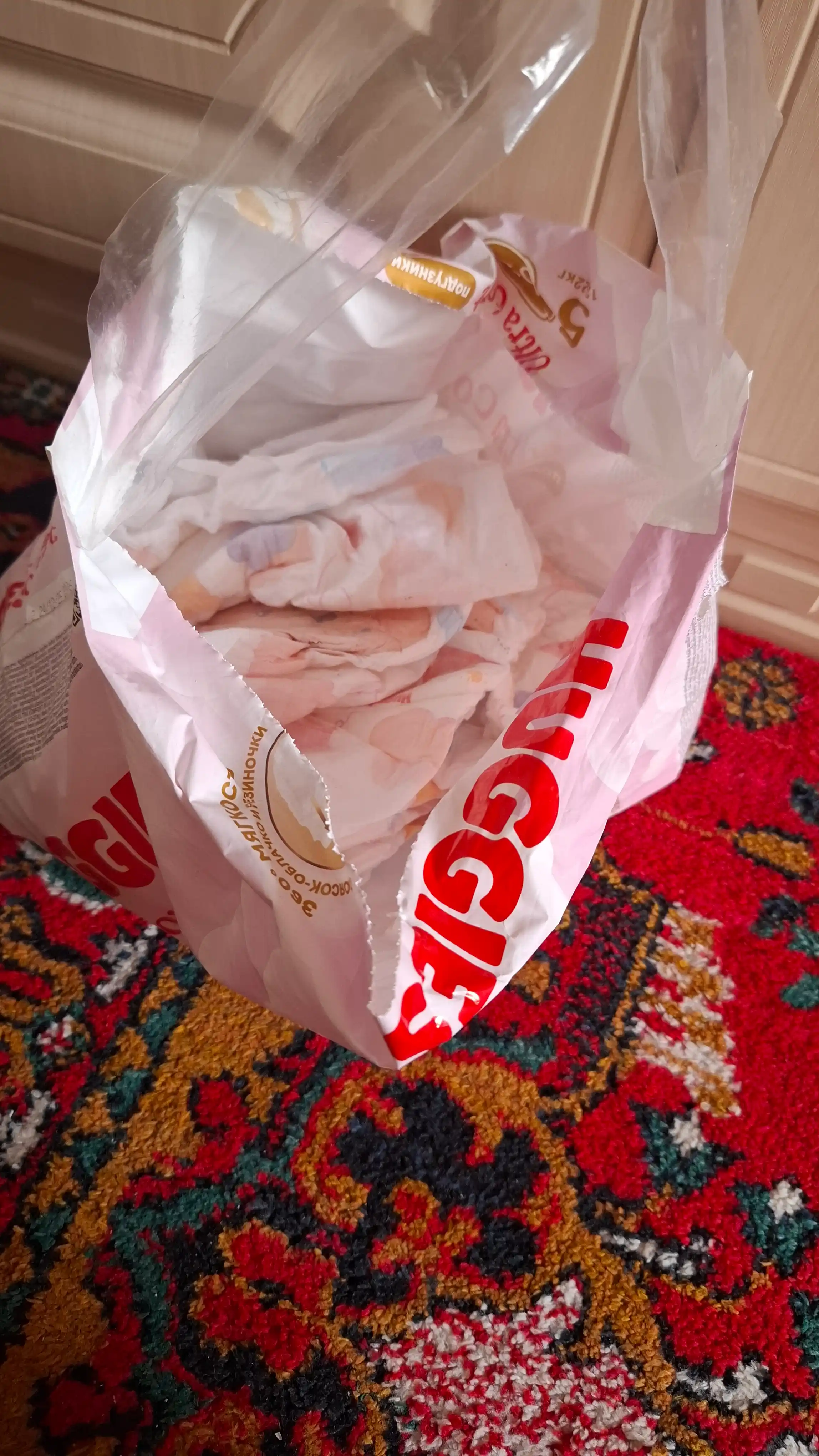 Подгузники Huggies Ultra Comfort для девочек 12-22кг, 5 размер, 42шт
