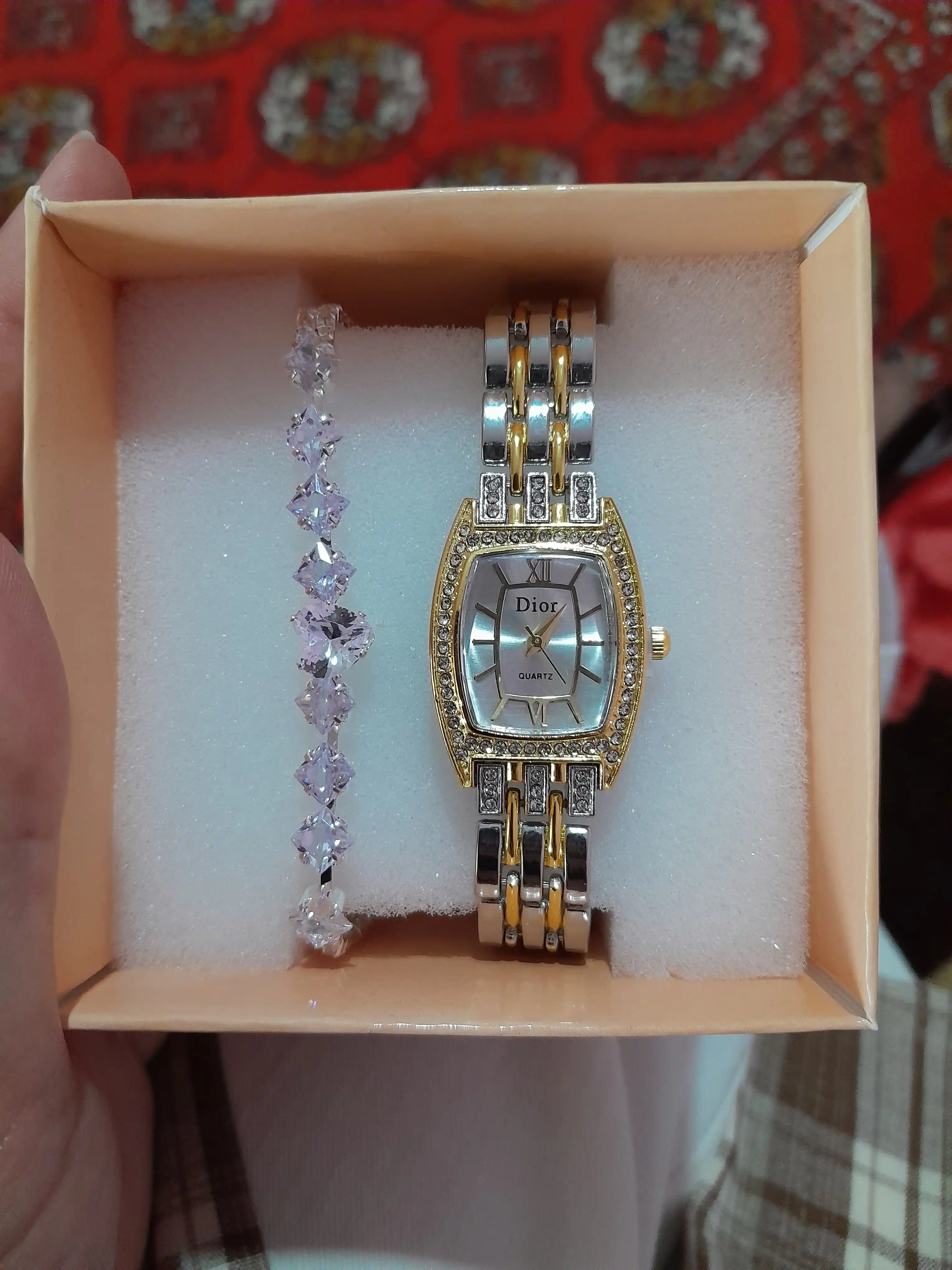 Ayollar soati, kvars mexanizmi, sovg‘a qutisidagi ayollar uchun BVLGARI qo‘l soati