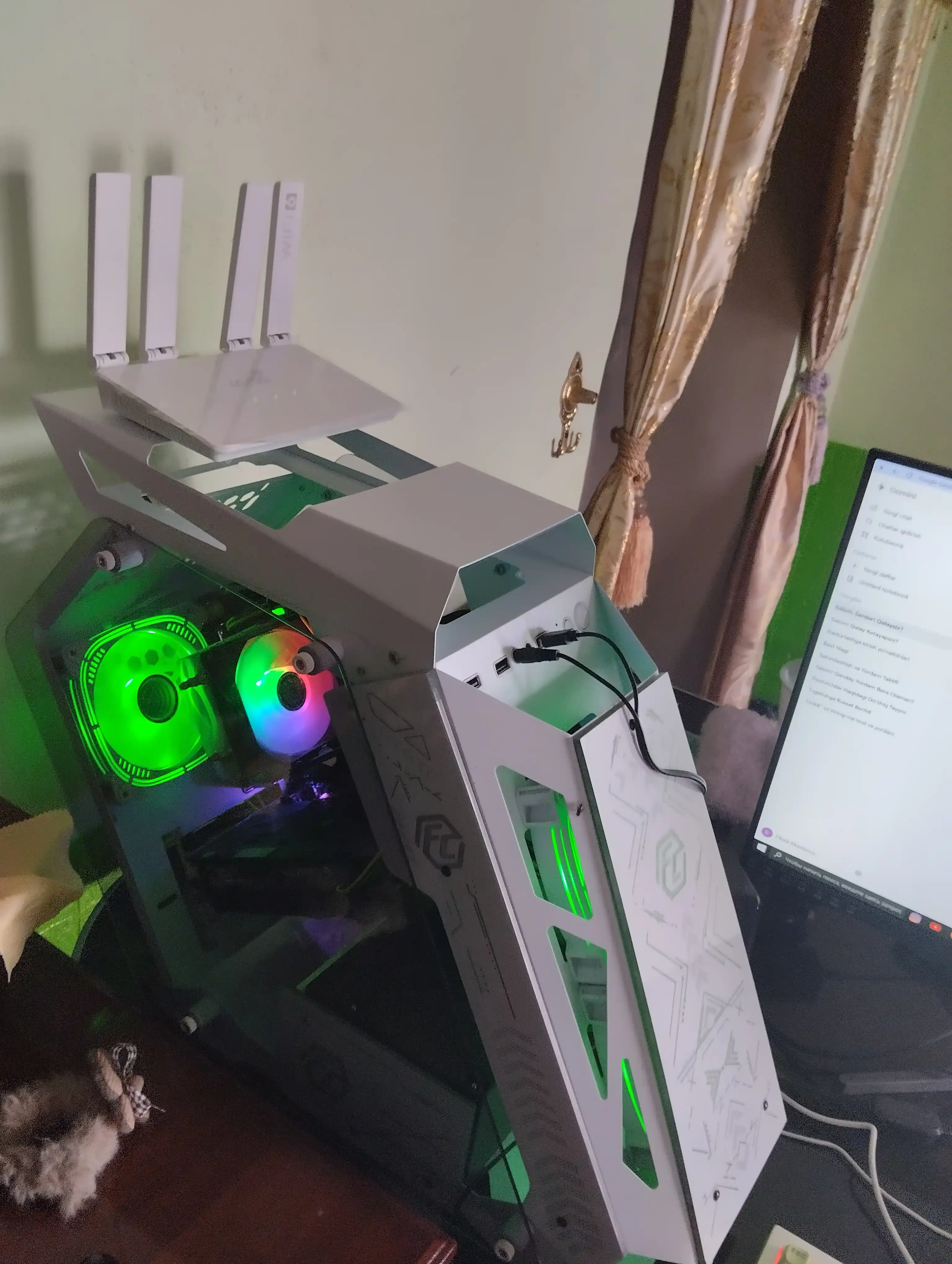 CPF 906 - SIM-kartaga asoslangan Wi-Fi router