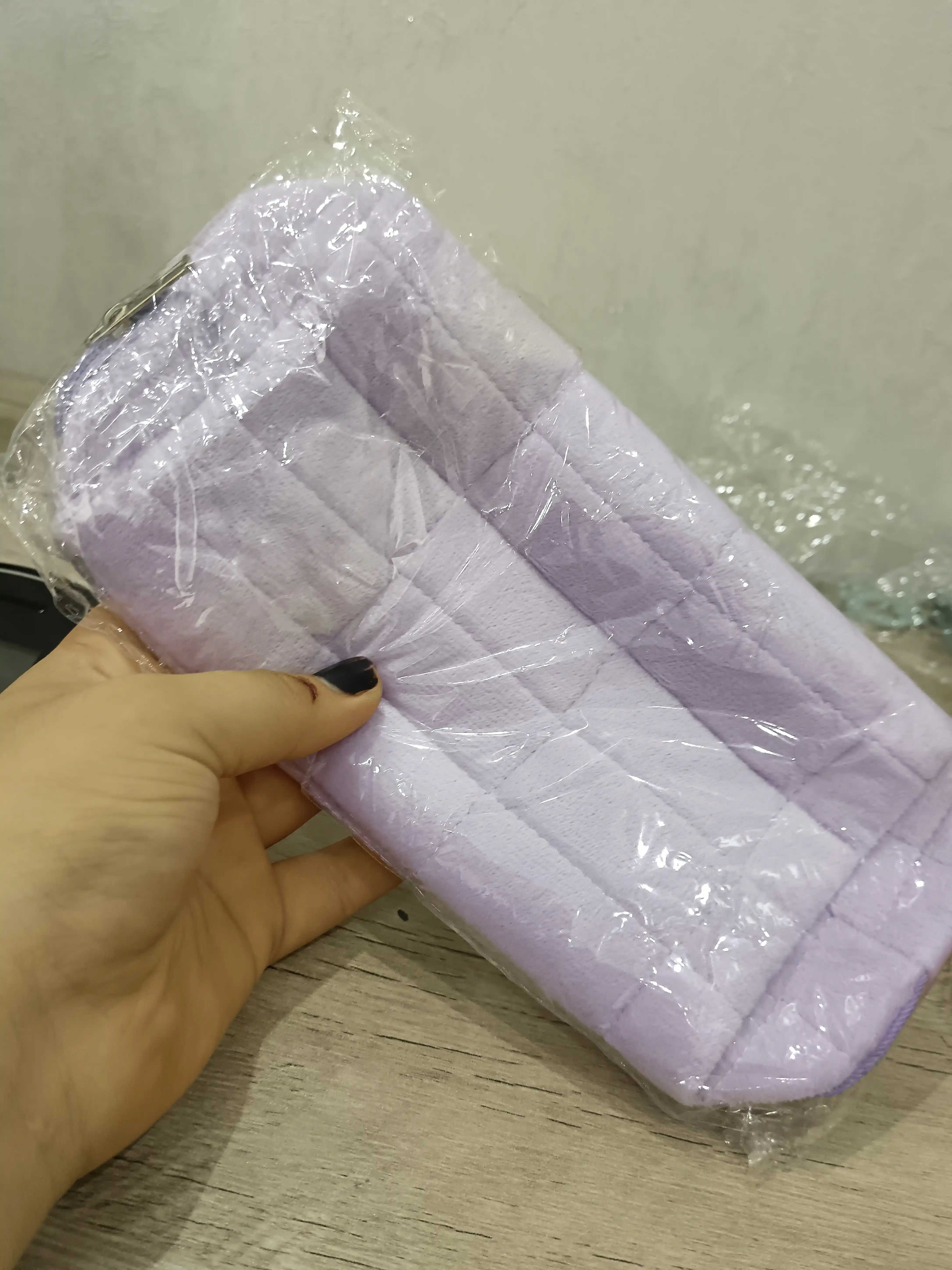 Sayohat uchun yumshoq kosmetik sumka, kosmetika va cho'tkalar uchun tashkilotchi