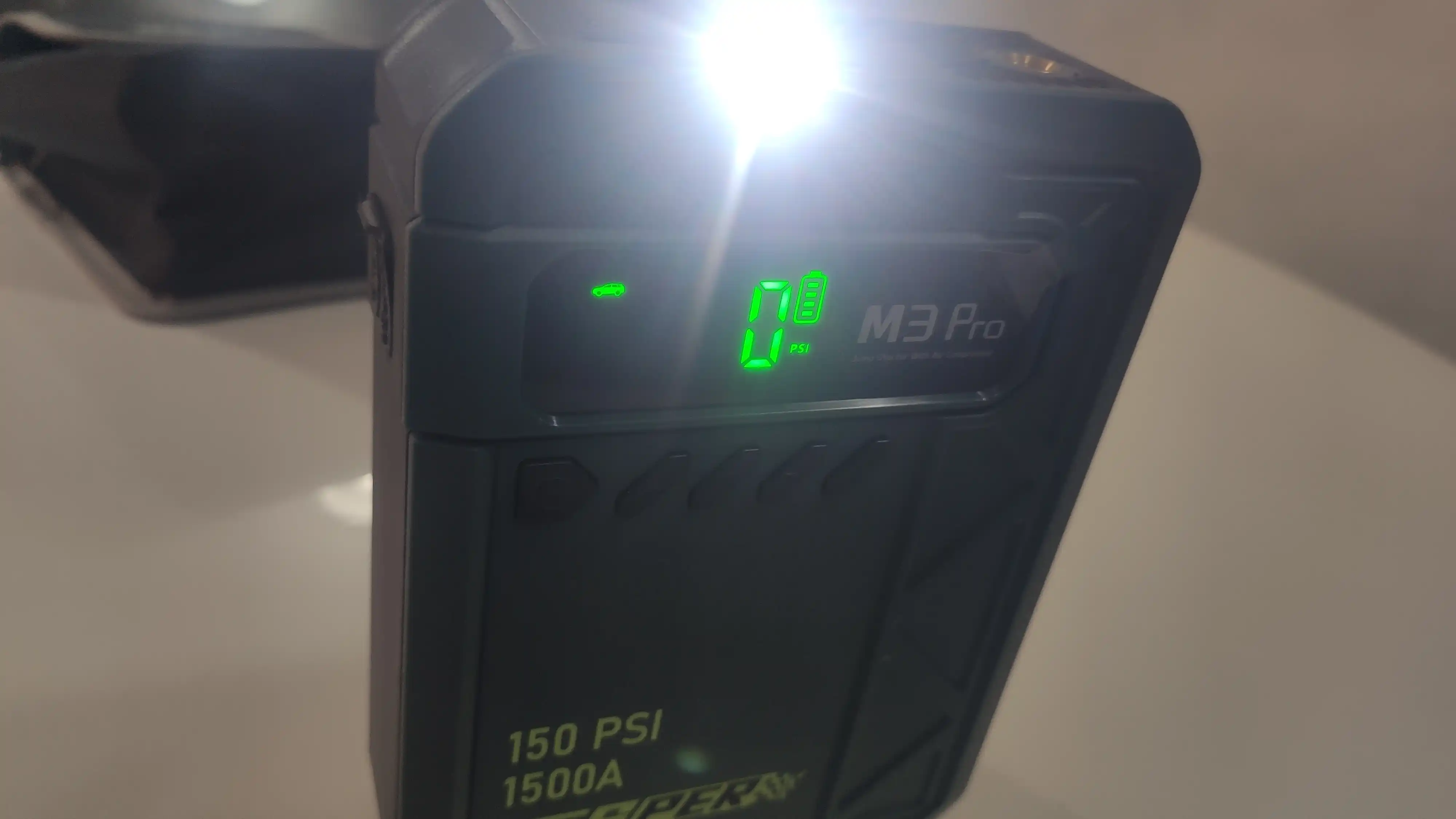 Jump Starter + Kompressor, 150 PSI, 1500A, 3 rejimli chiroq