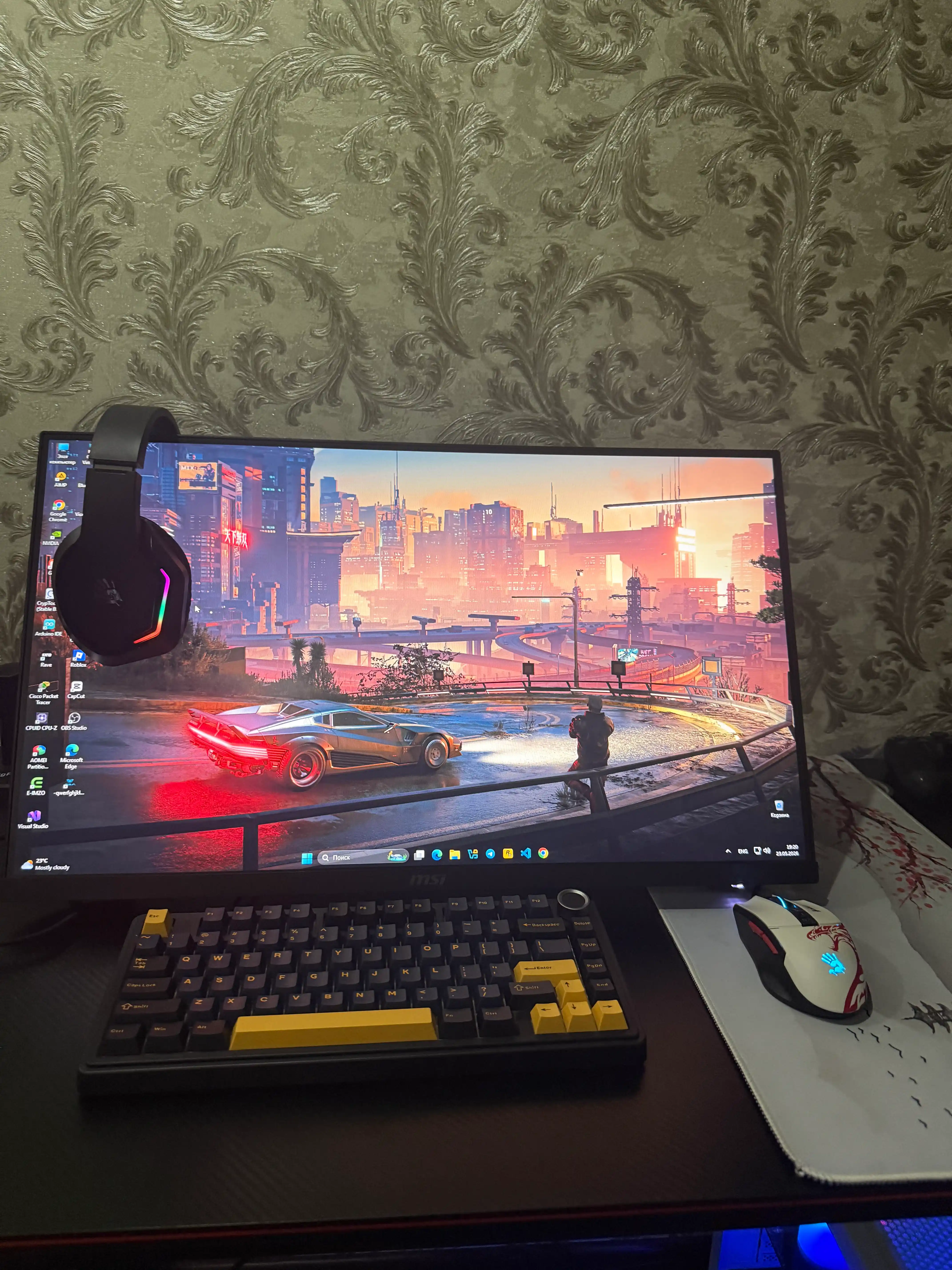 Monitor uchun stoyka M252