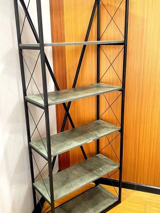 Loft tokchalar bloki, metall ramka, kitob javonini tashkillashtiruvchi