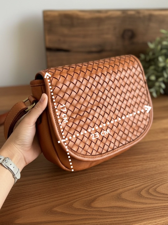 Vintage charmdan tayyorlangan ayollar sumkasi