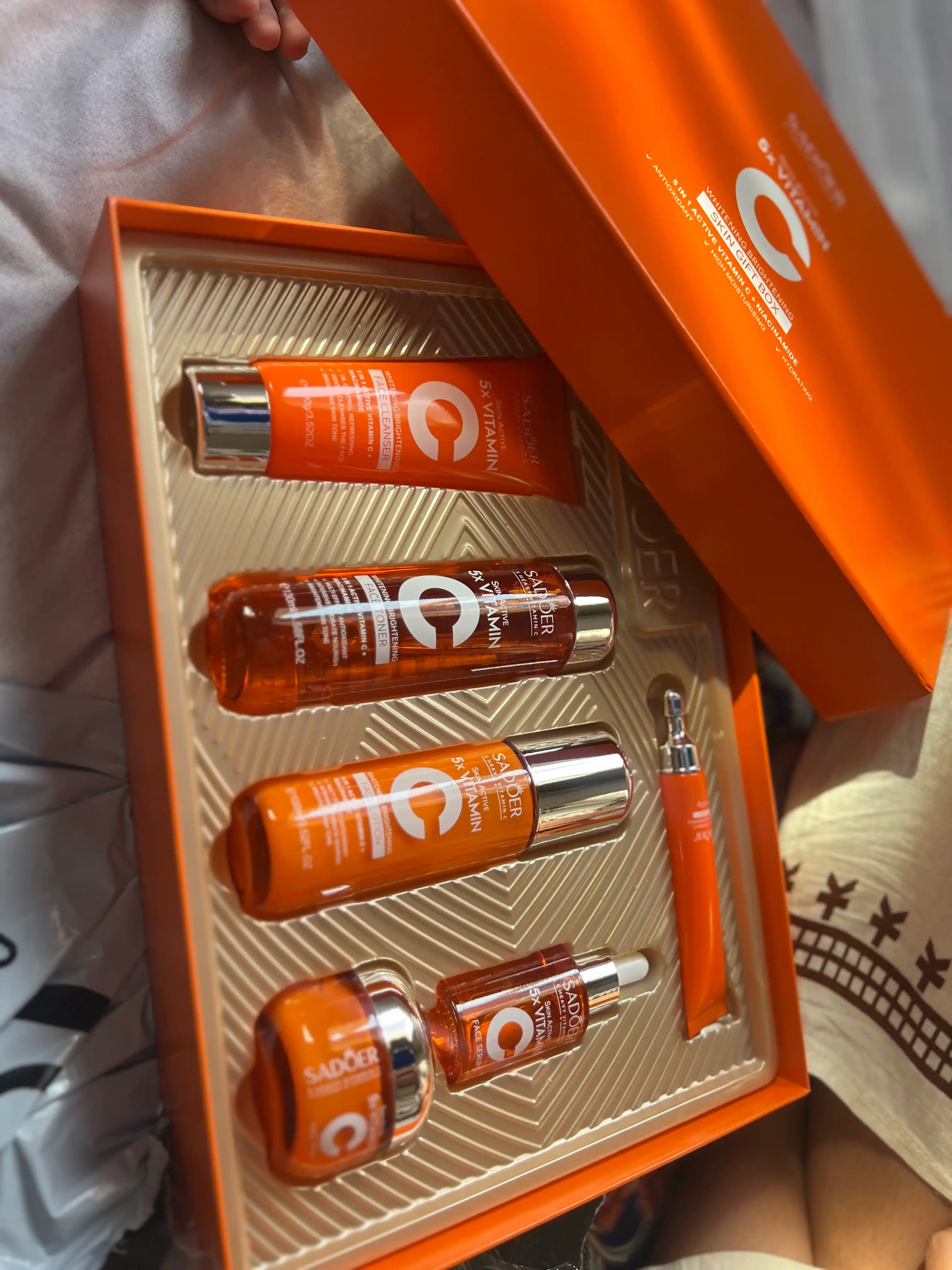 Sadoer yuz to'plami, 6 dan 1 gacha, yoshartiruvchi,  vitamin C bilan