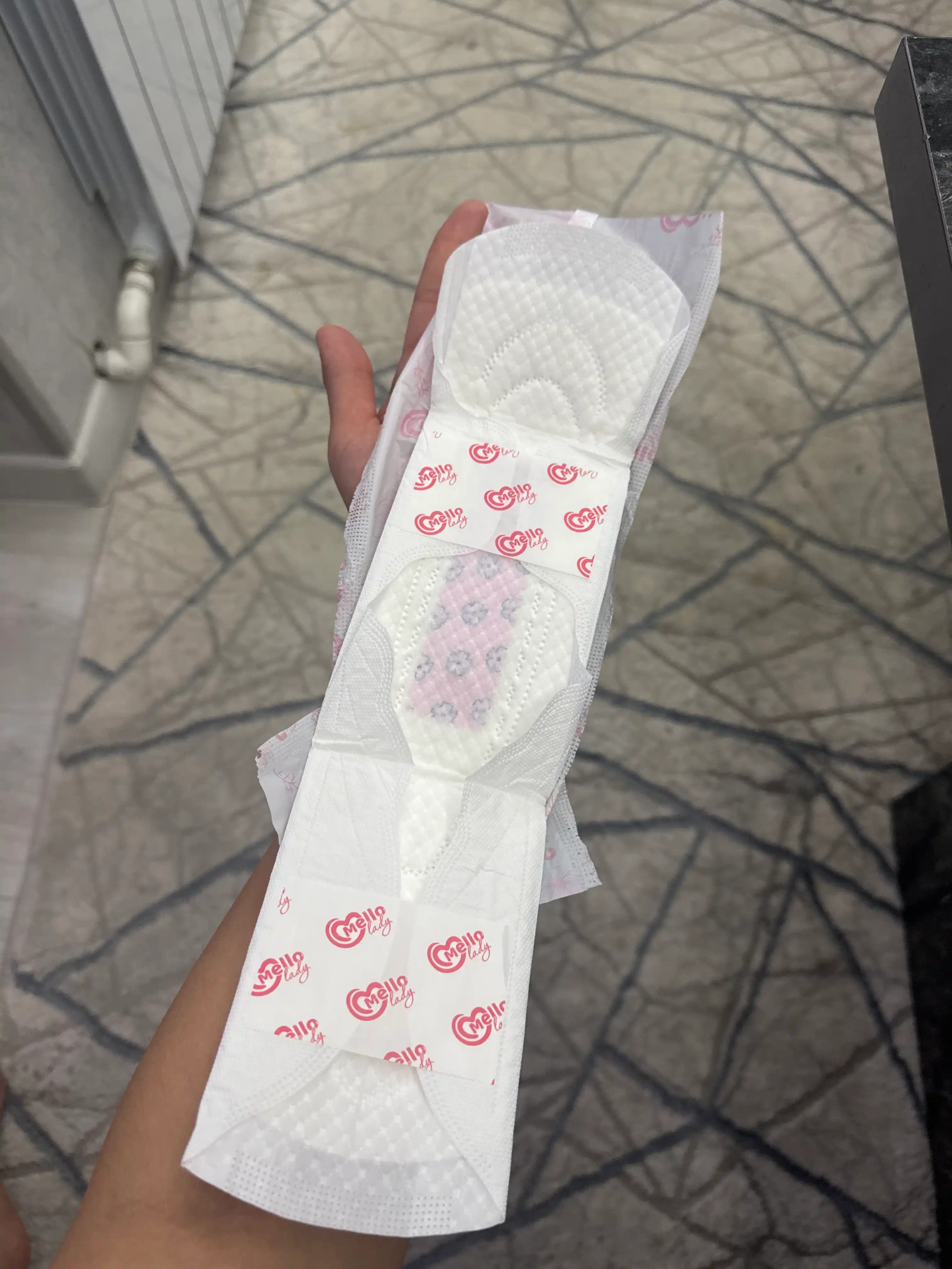 Ayollar gigiyenik tagliklari Mello lady 6, o‘lchami 350 mm + Mello nam salfetkalari 1 dona