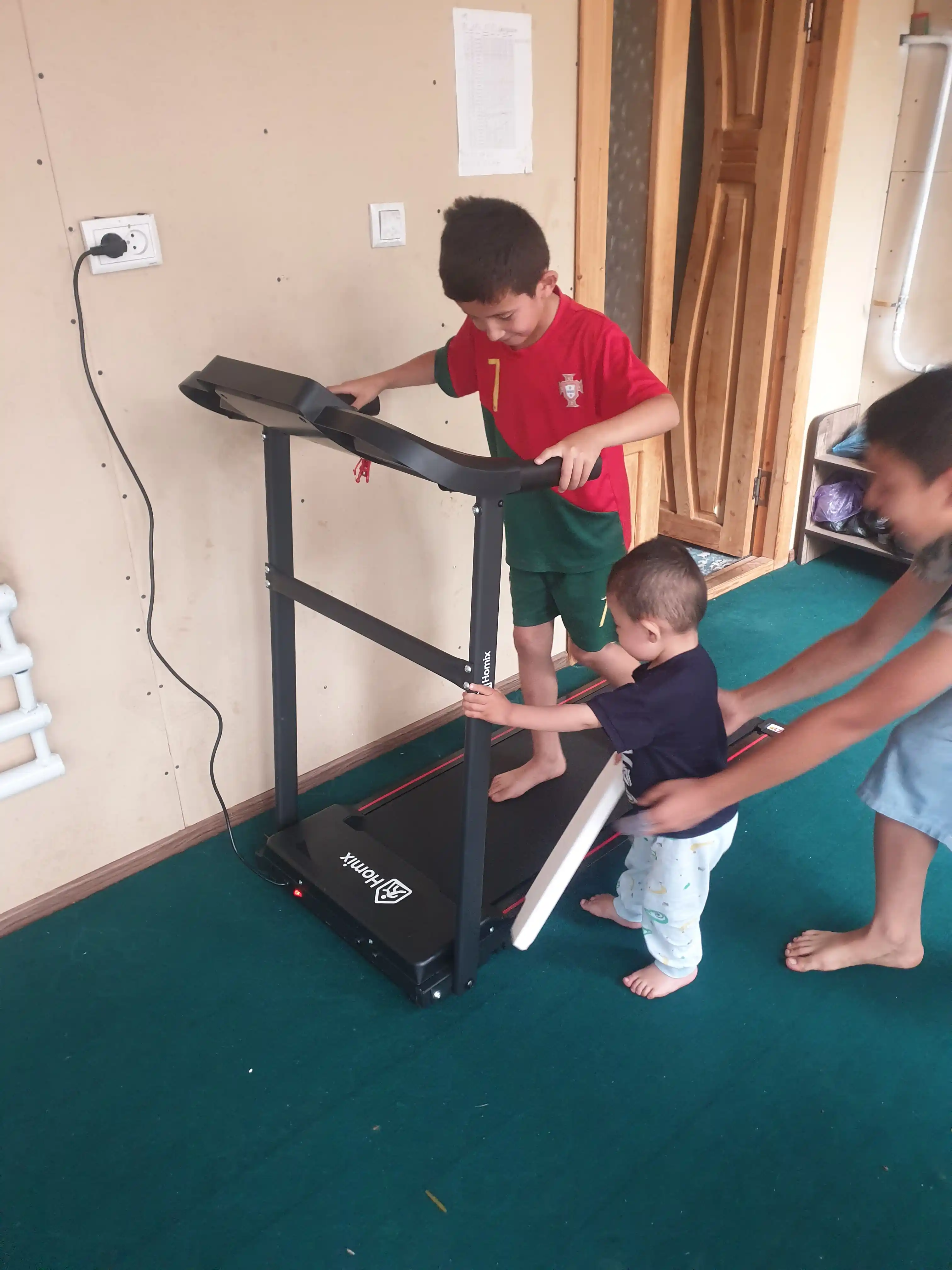 Uy uchun yig‘iladigan elektr yugurish yo‘lagi, 8-12 km-soat