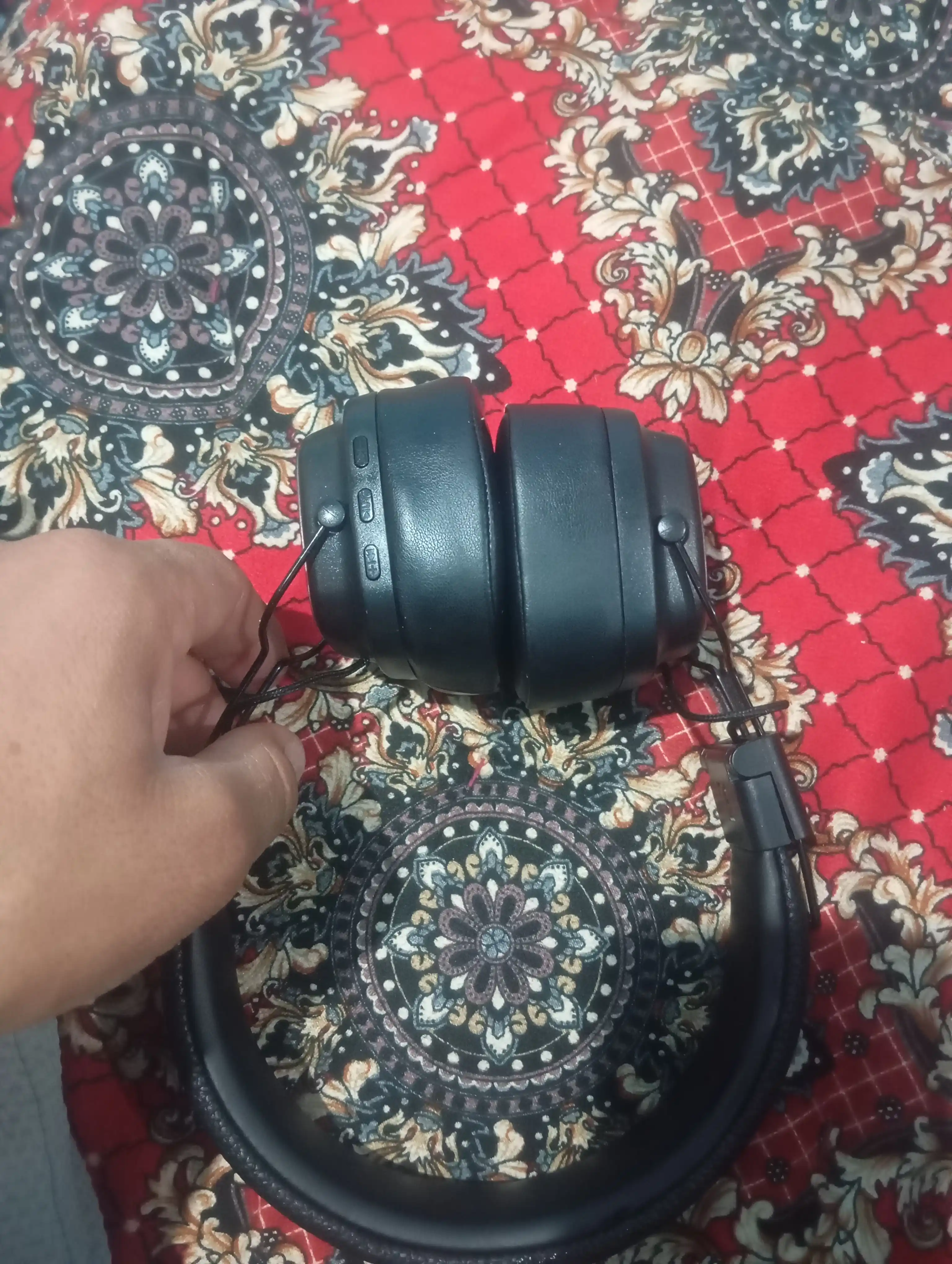 Simsiz Marshall Major IV Bluetooth quloqchinlari, 80 soatgacha ishlaydi