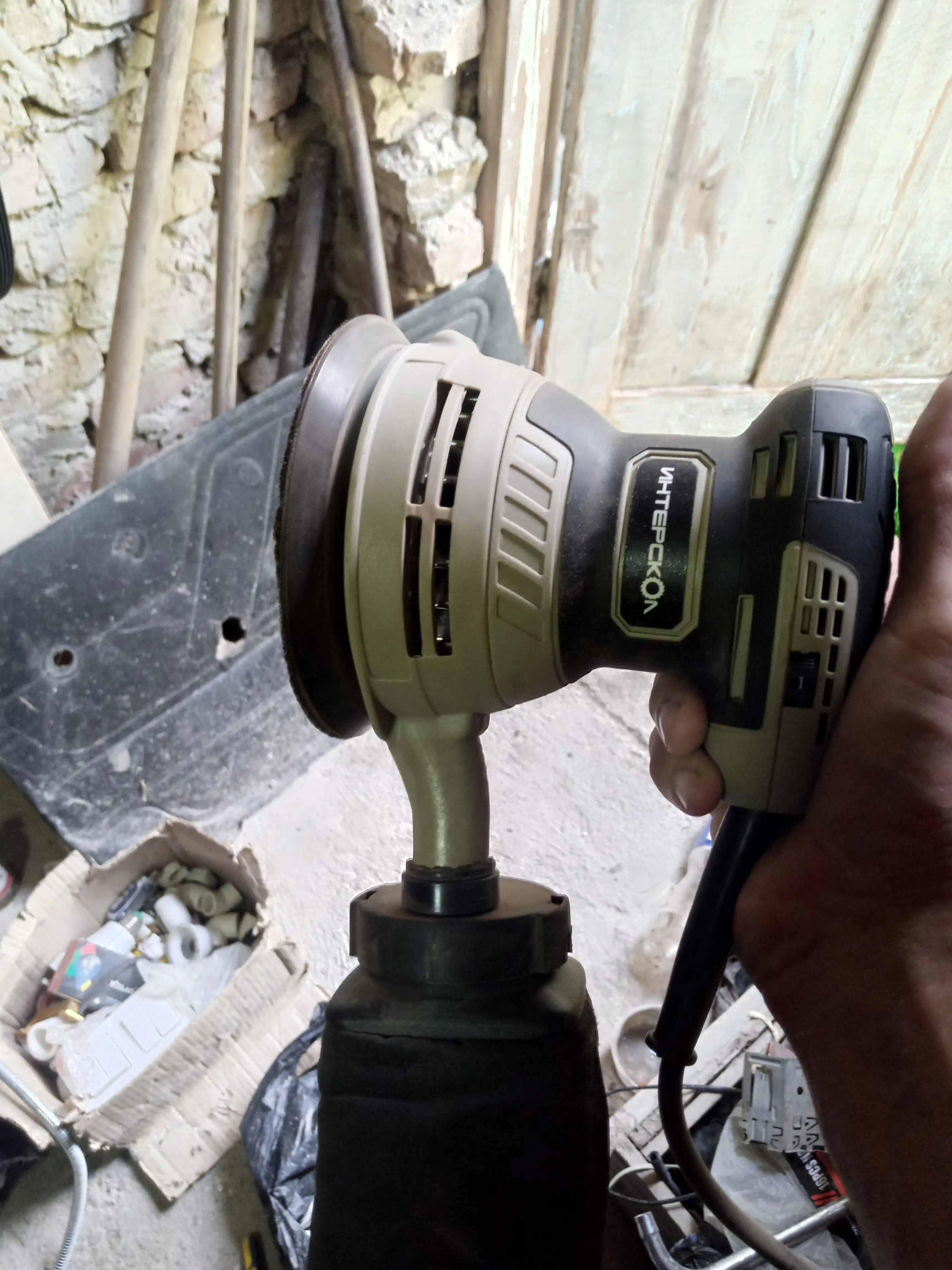 Eksantrik silliqlash mashinasi : 300 Vt ega bolgan va 125 mm diametrli