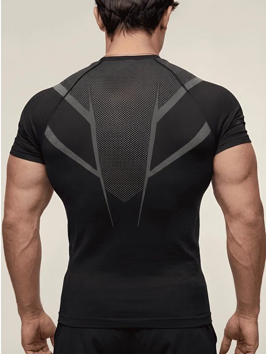 Erkaklar uchun oq Gymshark siqiluvchi sport futbolkasi va qulay