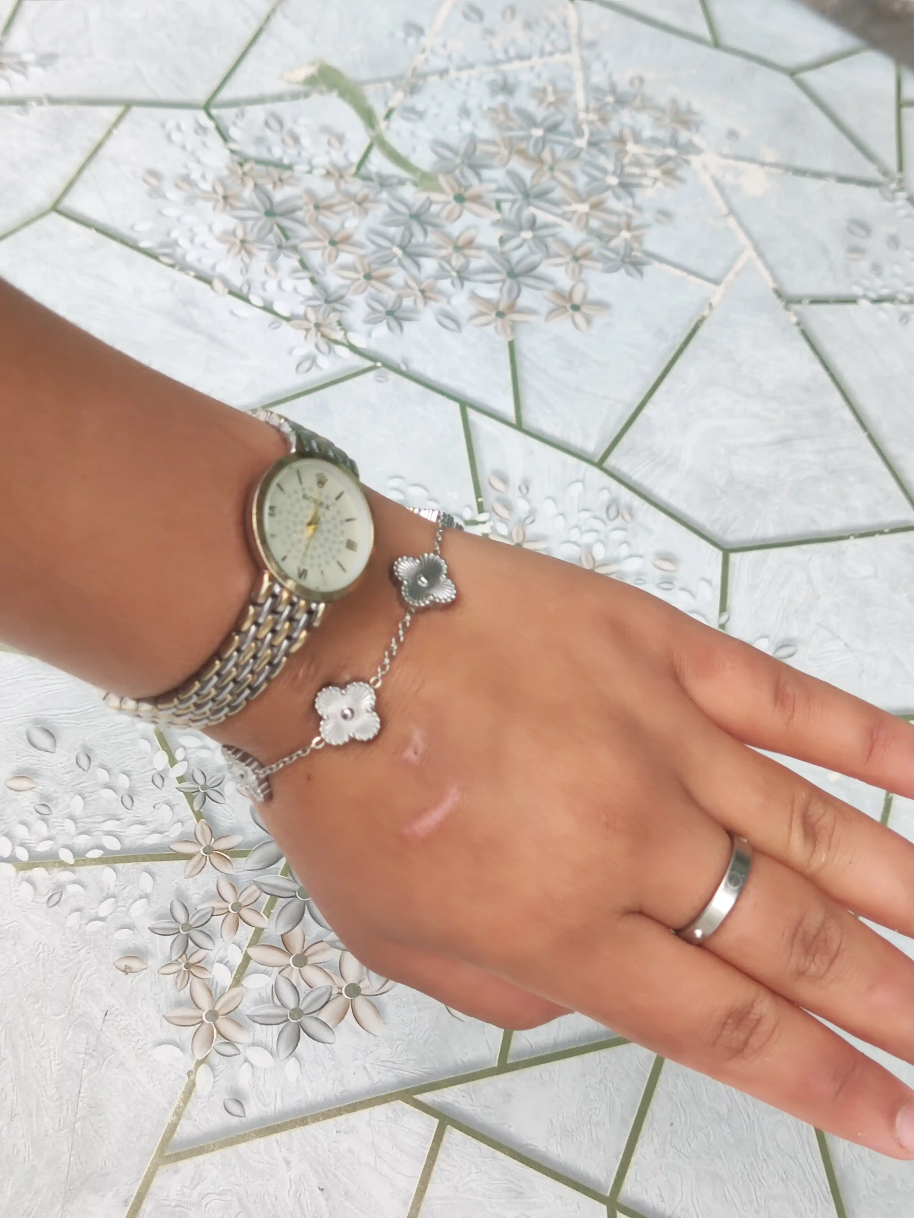 Браслет Van Cleef для женщин и девушек — не темнеет, цвет не меняется