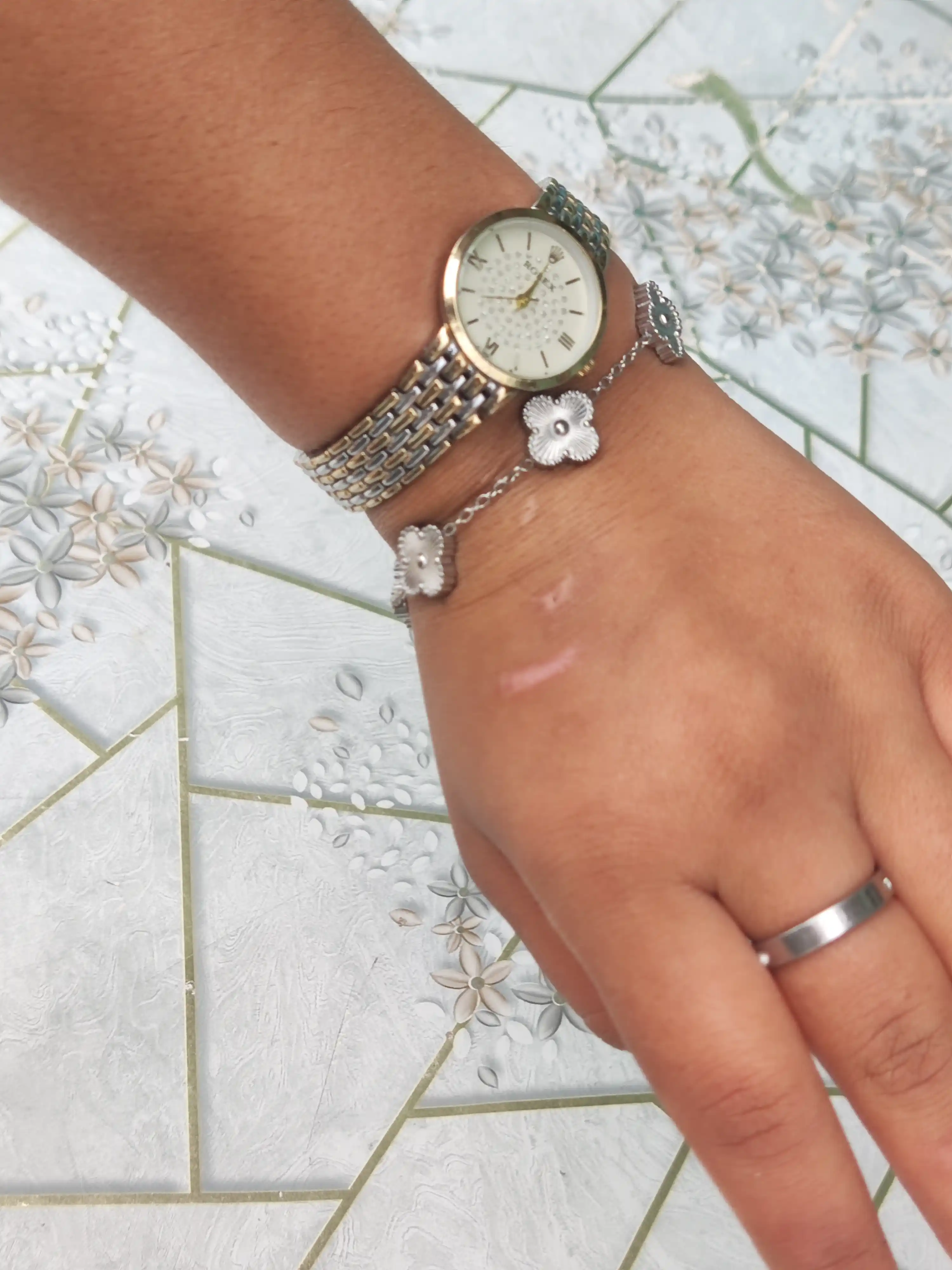 Браслет Van Cleef для женщин и девушек — не темнеет, цвет не меняется