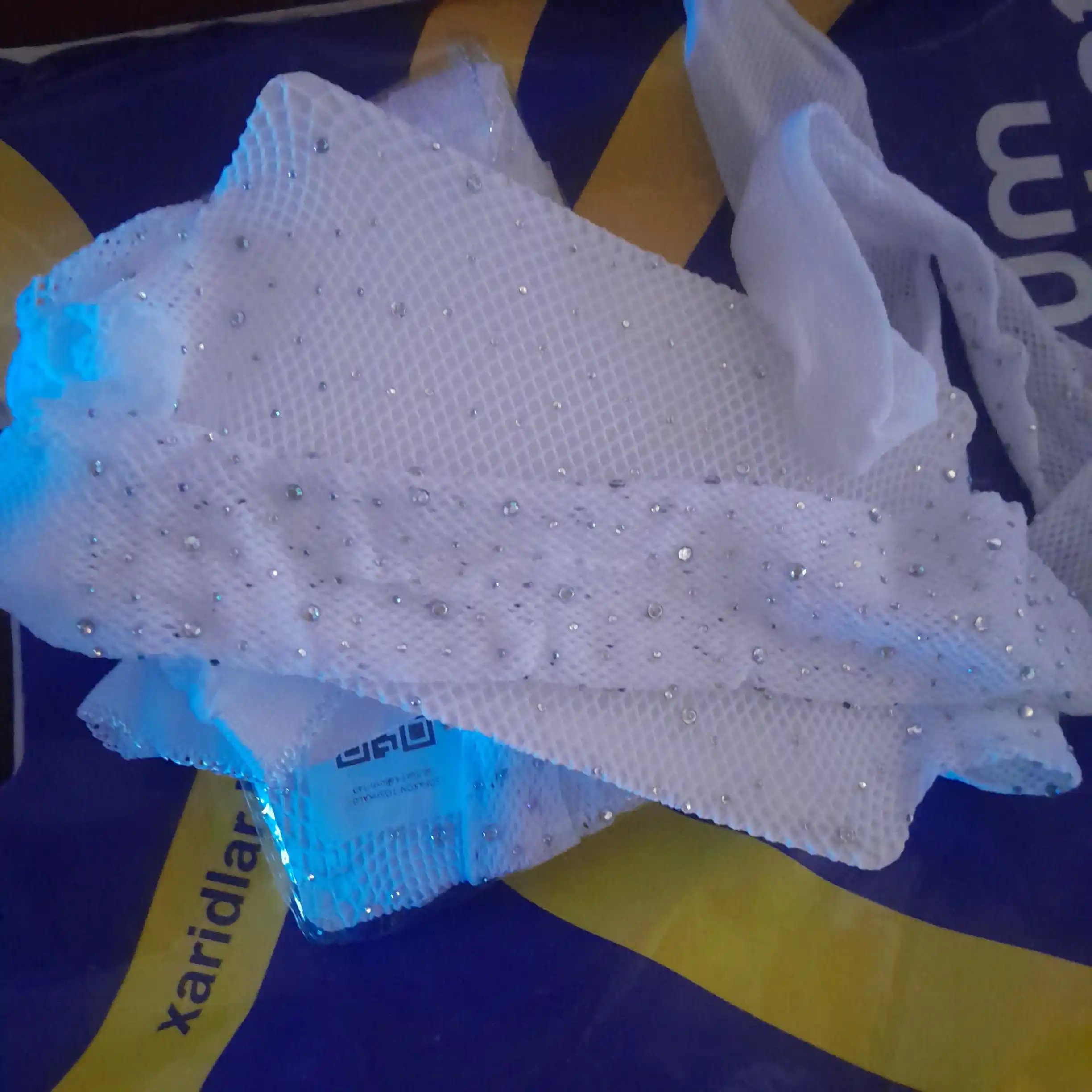 Qizlar uchun toshli kalgotkiylar
