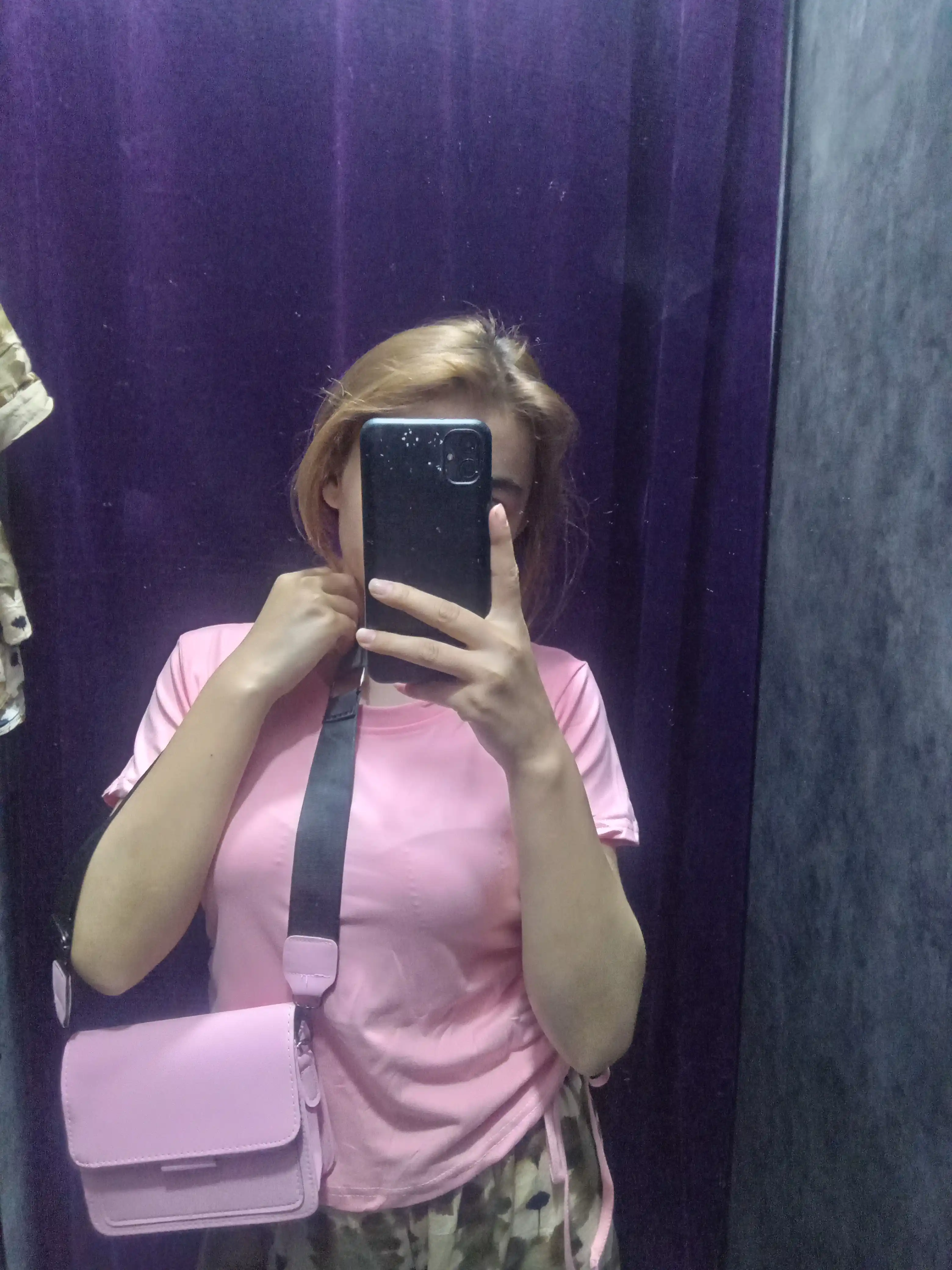 Ayollar futbolkasi yon bog‘ichli
