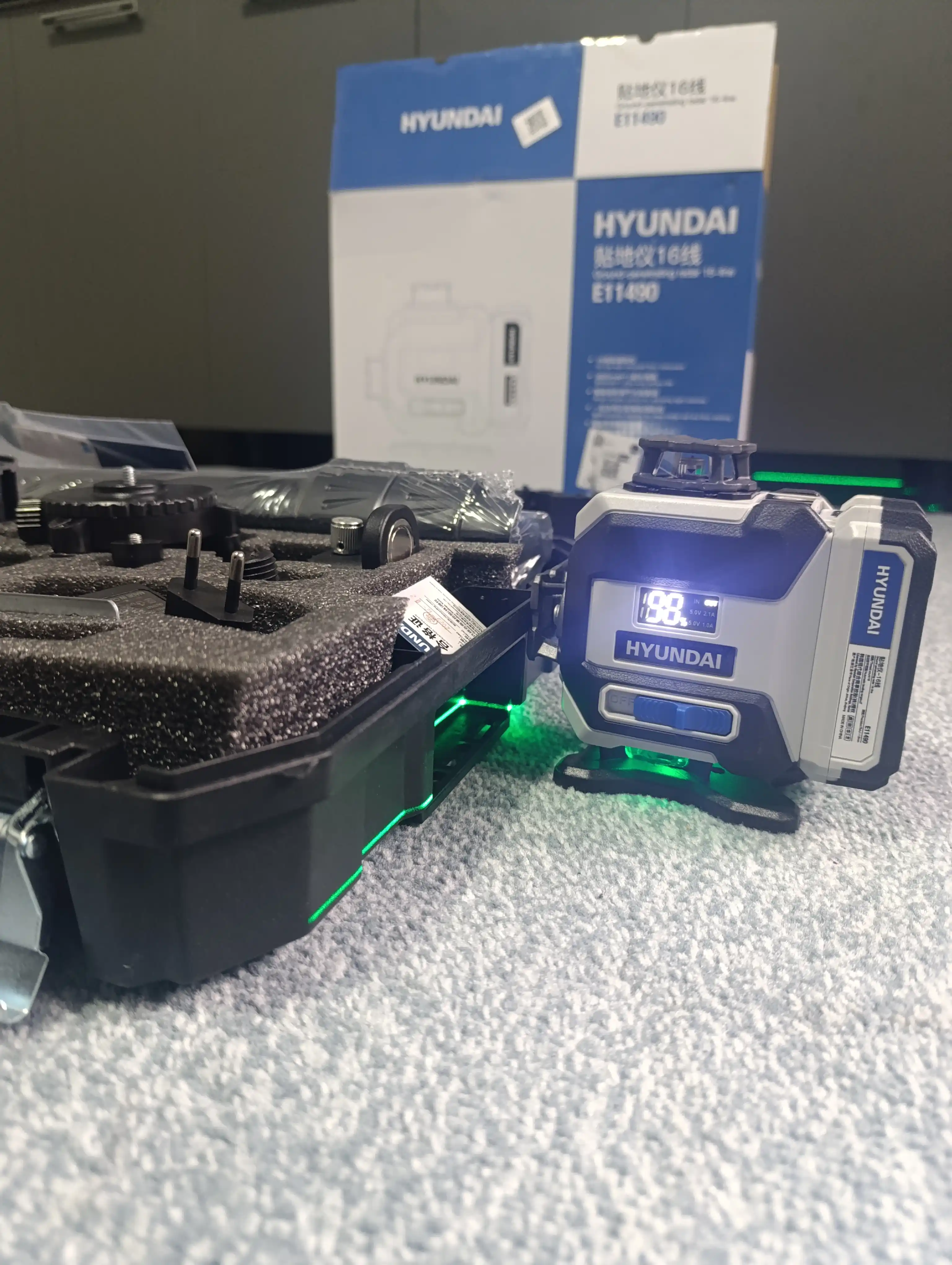 Lazer darajasi 16 chiziqli yashil nur,displey pult 2 ta akkumulyator HYUNDAI