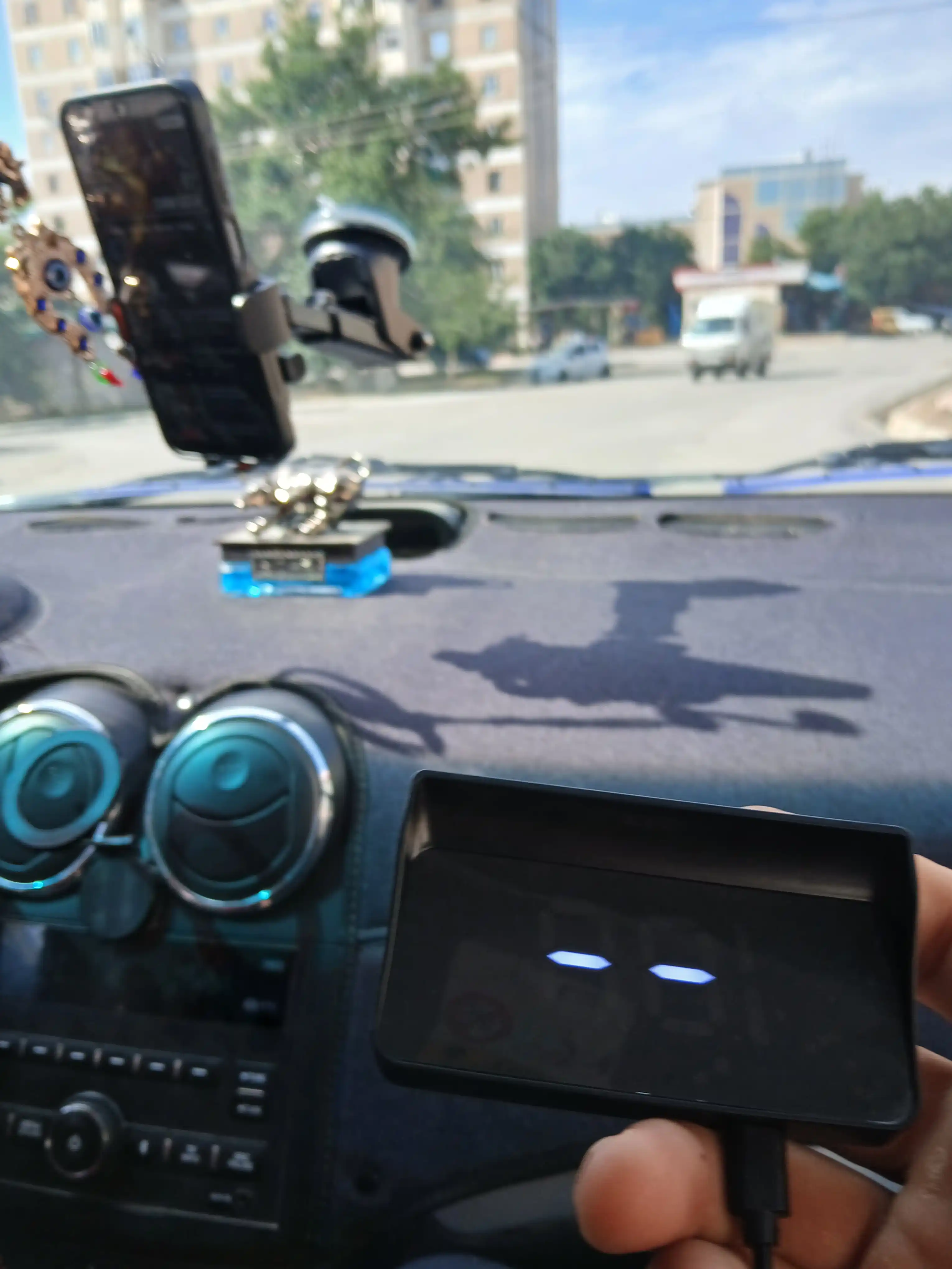 HUD GPS проектор скорости на лобовое стекло, 2 цвета проекции (бел/зелён), для любых авто 