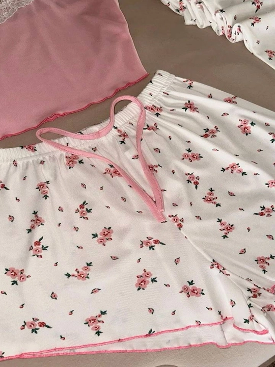 Ayollar pijamasi, uy kiyimi