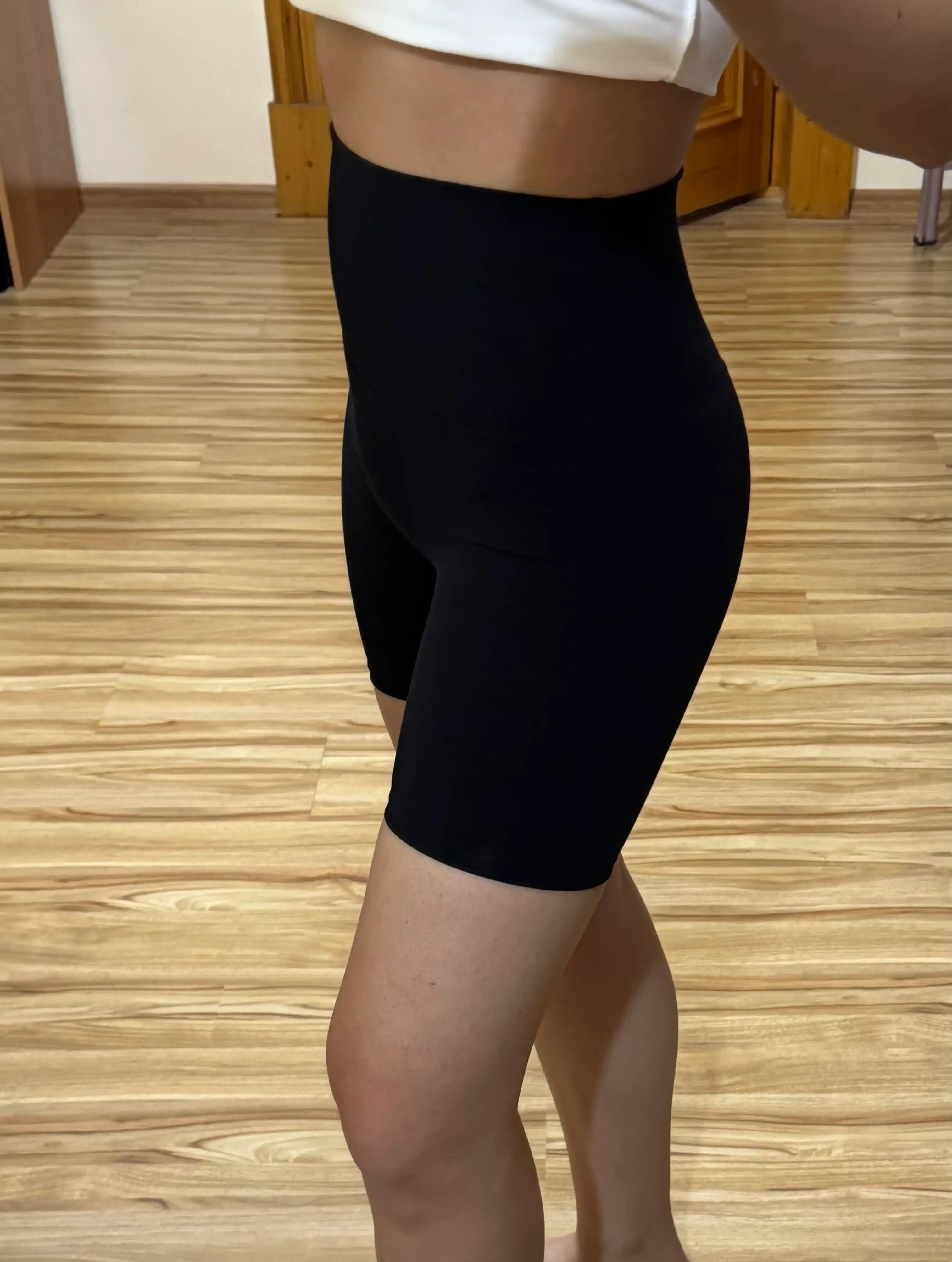 Ayollar sport velosipedlari, ayollar sport shortiklari, ayollar sport kiyimlari