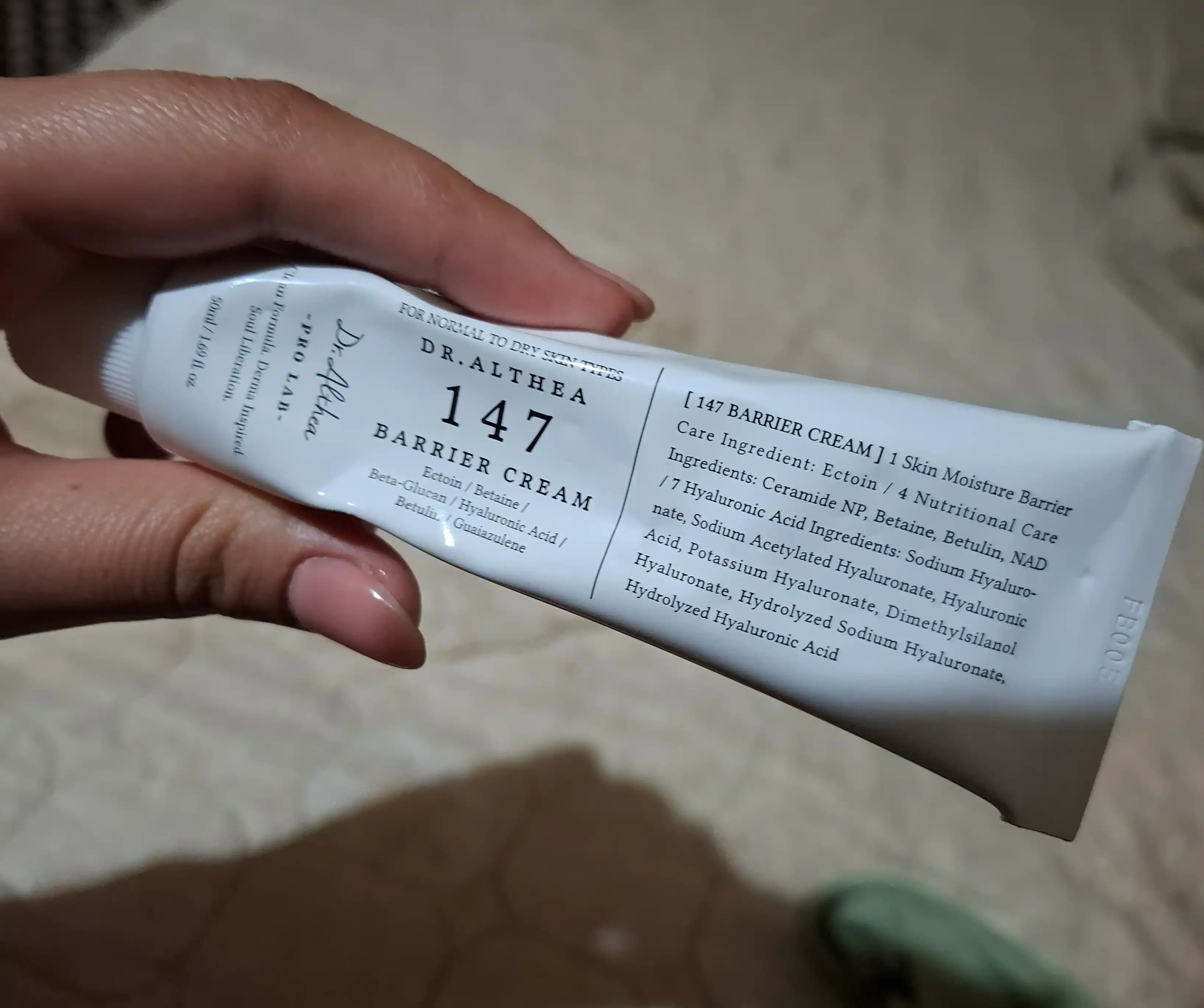 Seramidlar bilan tinchlantiruvchi to'siq kremi Dr. Althea 147 Barrier kremi, 50 ml