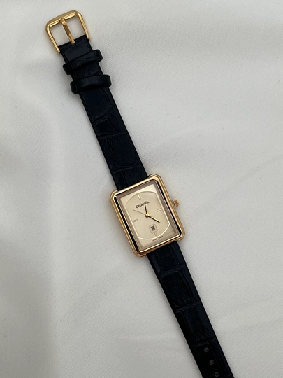 Женские часы, изящный прямоугольный дизайн — LWATCHS-00W0226-ЗОЛОТ