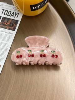 Розовый