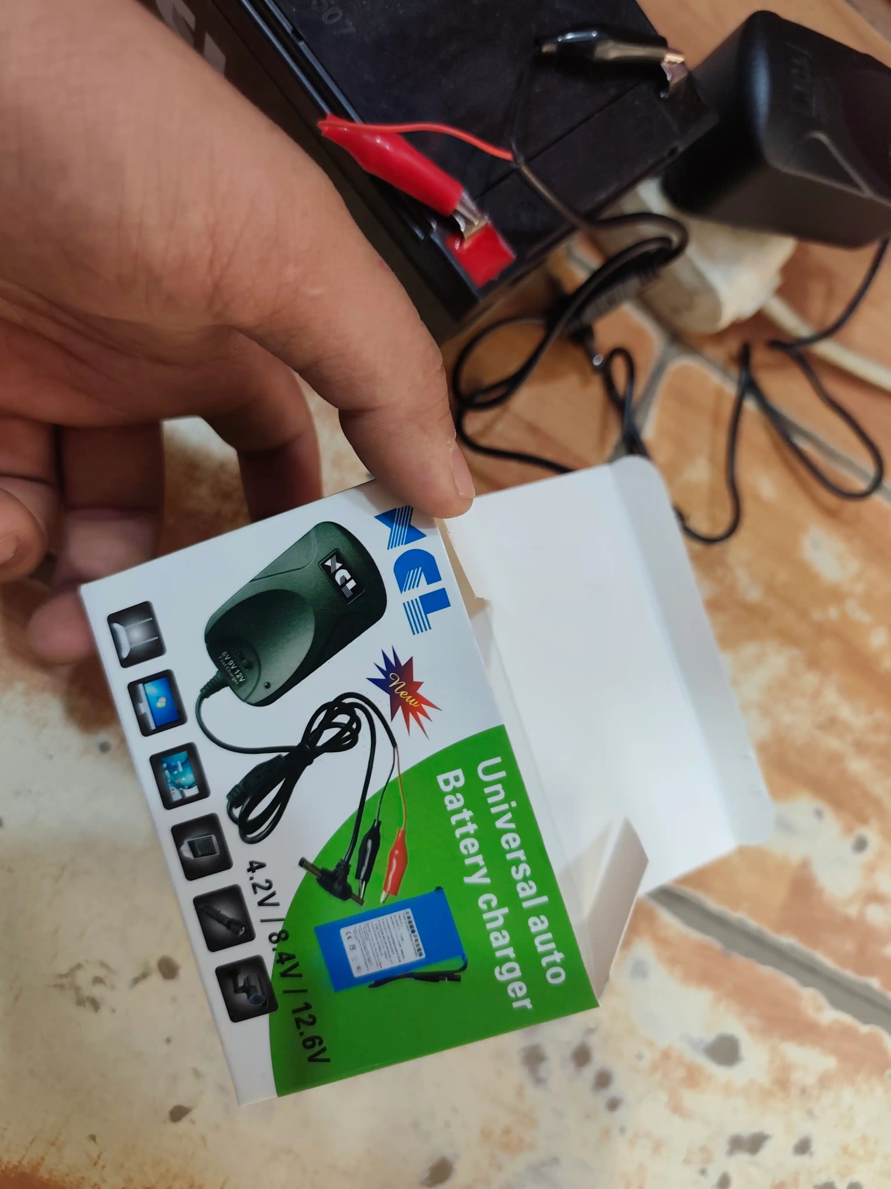 Universal adapter XCL 6V / 9V / 12V, 2A, quvvat adapteri, turli qurilmalar uchun