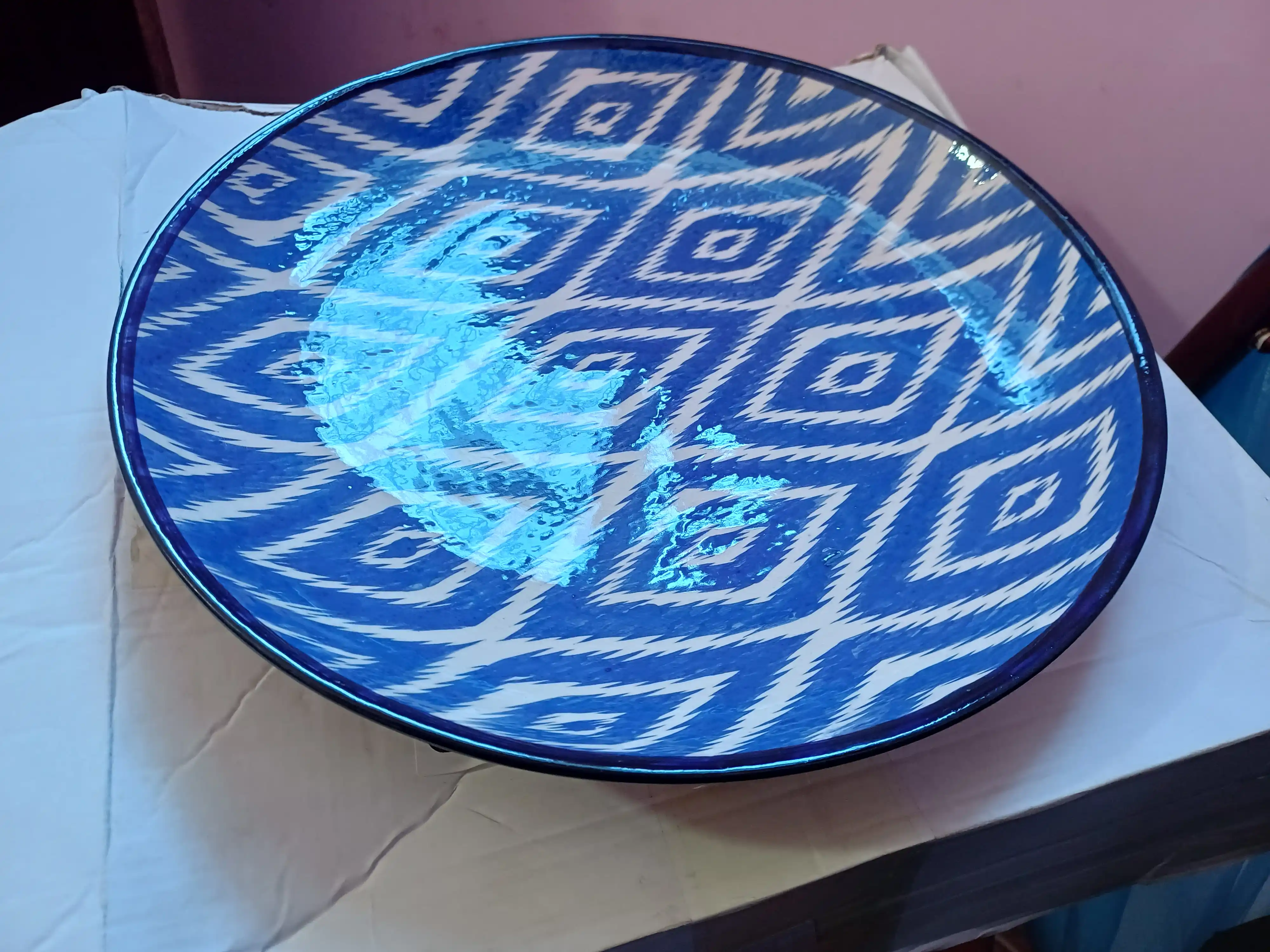 Ikat naqshli rishton lagan, palov uchun sopol tovoq
