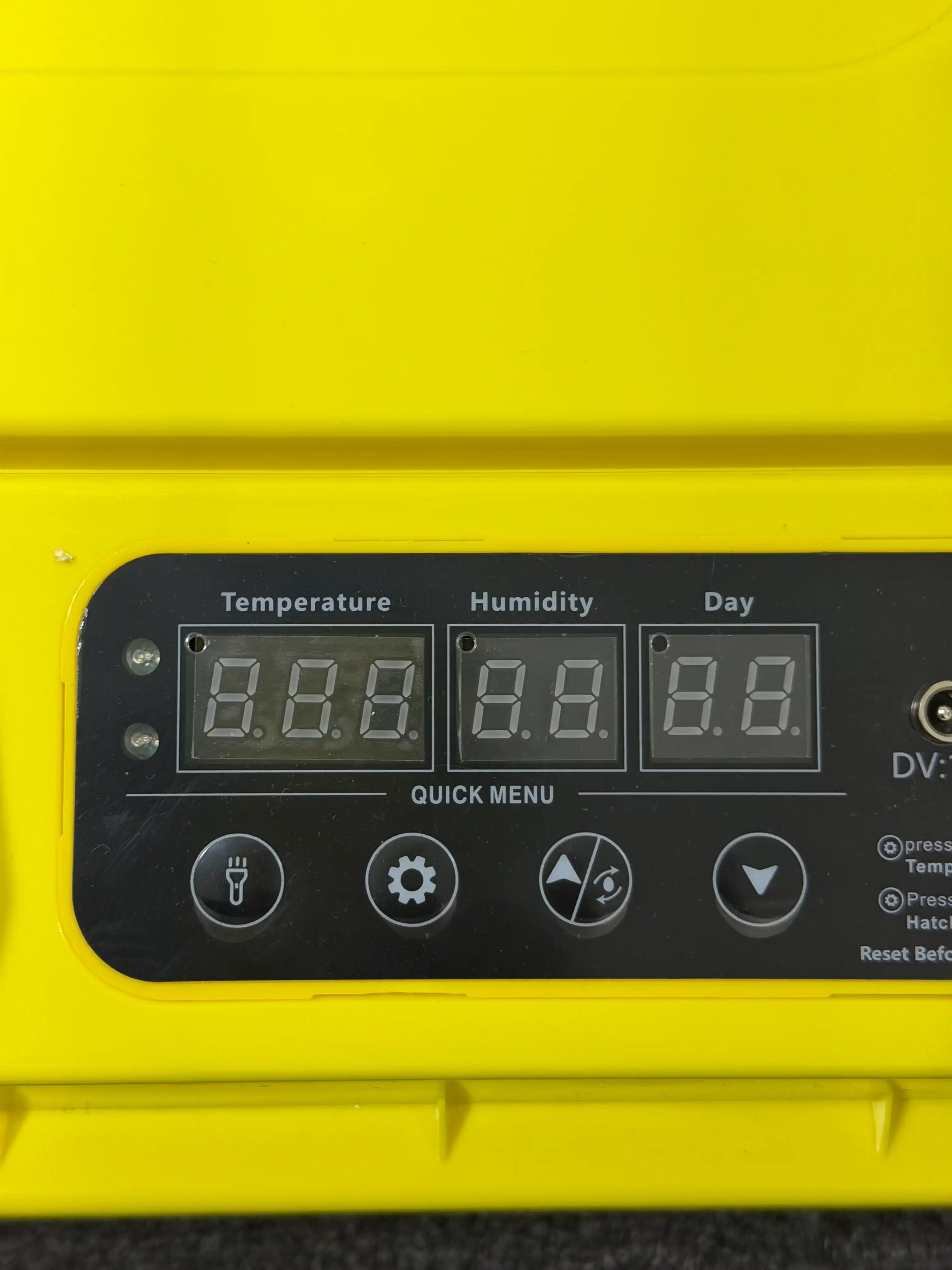 Инкубатор для яиц на 36/72/144/216/288, работает от 12В и 220В