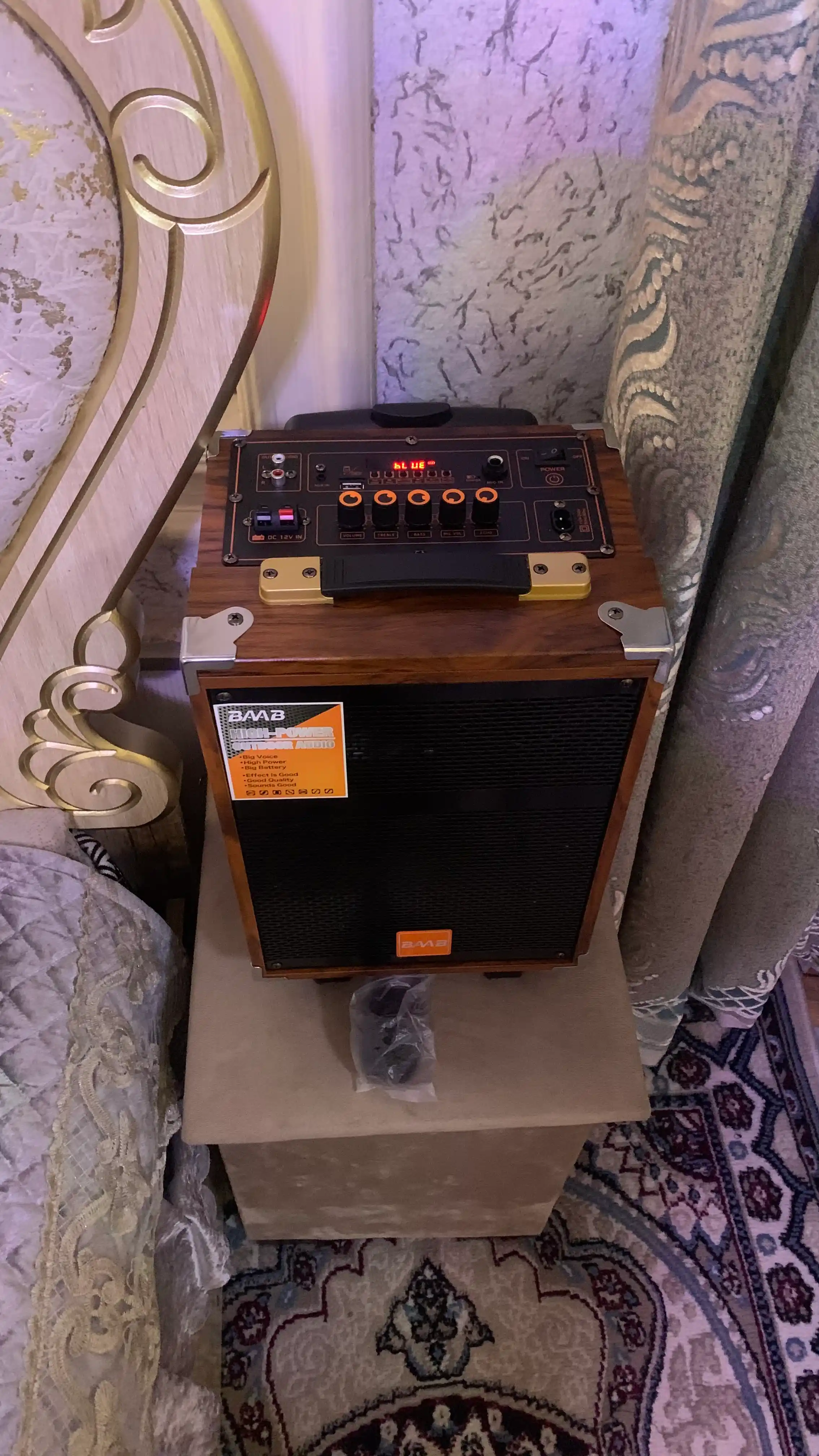 Караоке Bluetooth колонка BQ-8, с микрофоном и мощным звуком