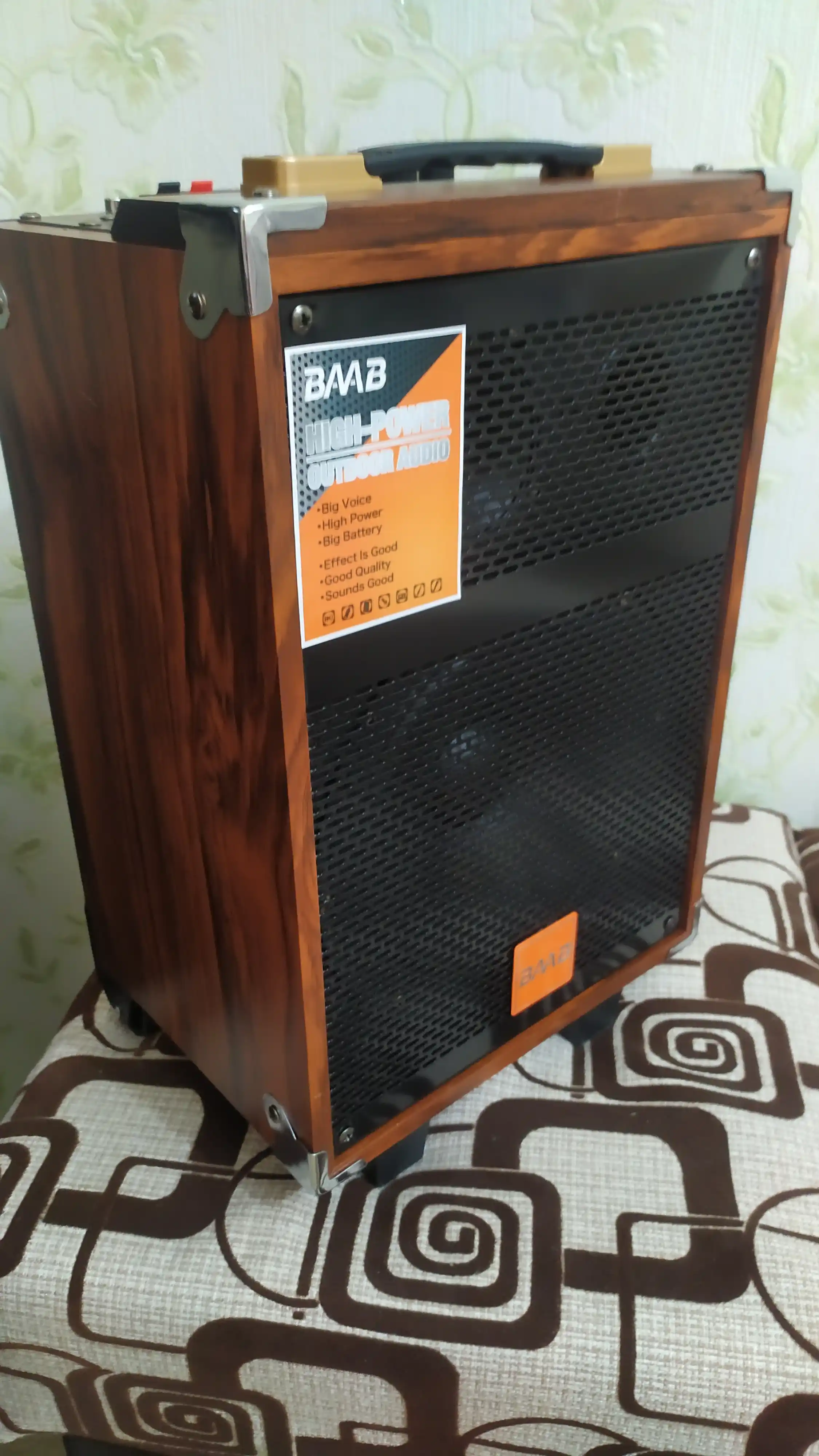 Караоке Bluetooth колонка BQ-8, BQ12 с микрофоном и мощным звуком