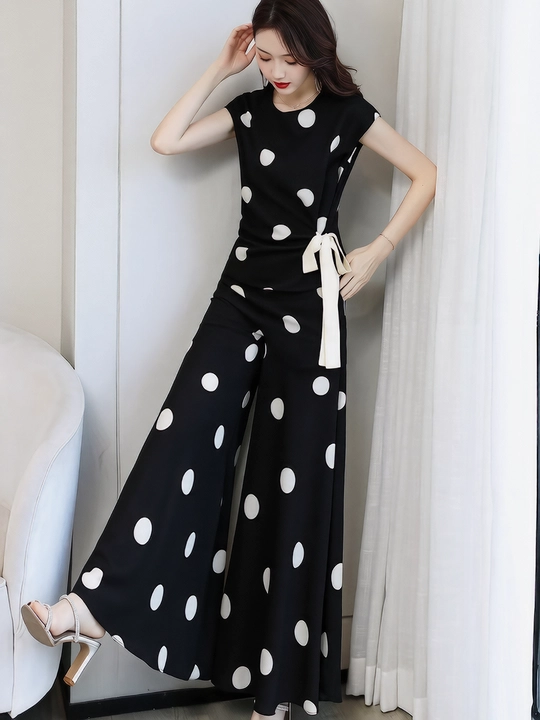 Ayollar uchun zamonaviy ikki qismli kostyum — Polka Dot - 