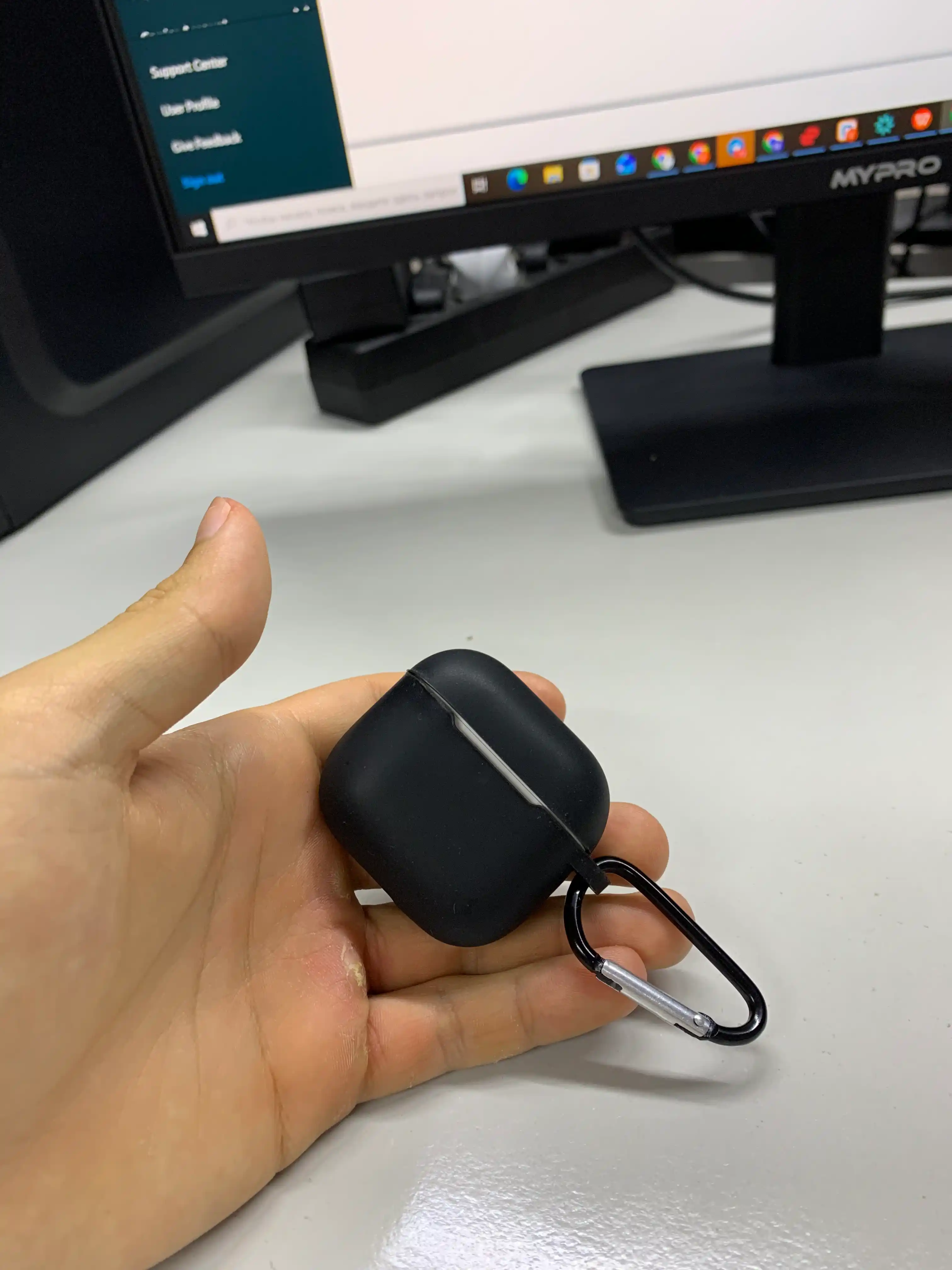 Матовый чехол для AirPods 3, Airpods Pro, Airpods Pro 2, Airpods 4, Airpods 2.2