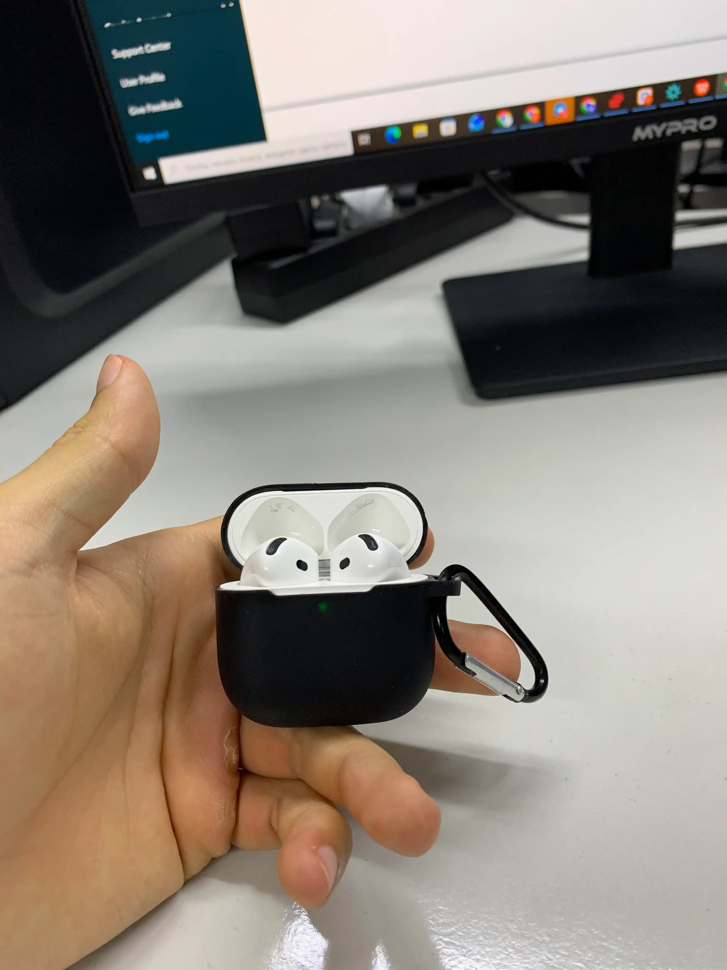 Матовый чехол для AirPods 3, Airpods Pro, Airpods Pro 2, Airpods 4, Airpods 2.2