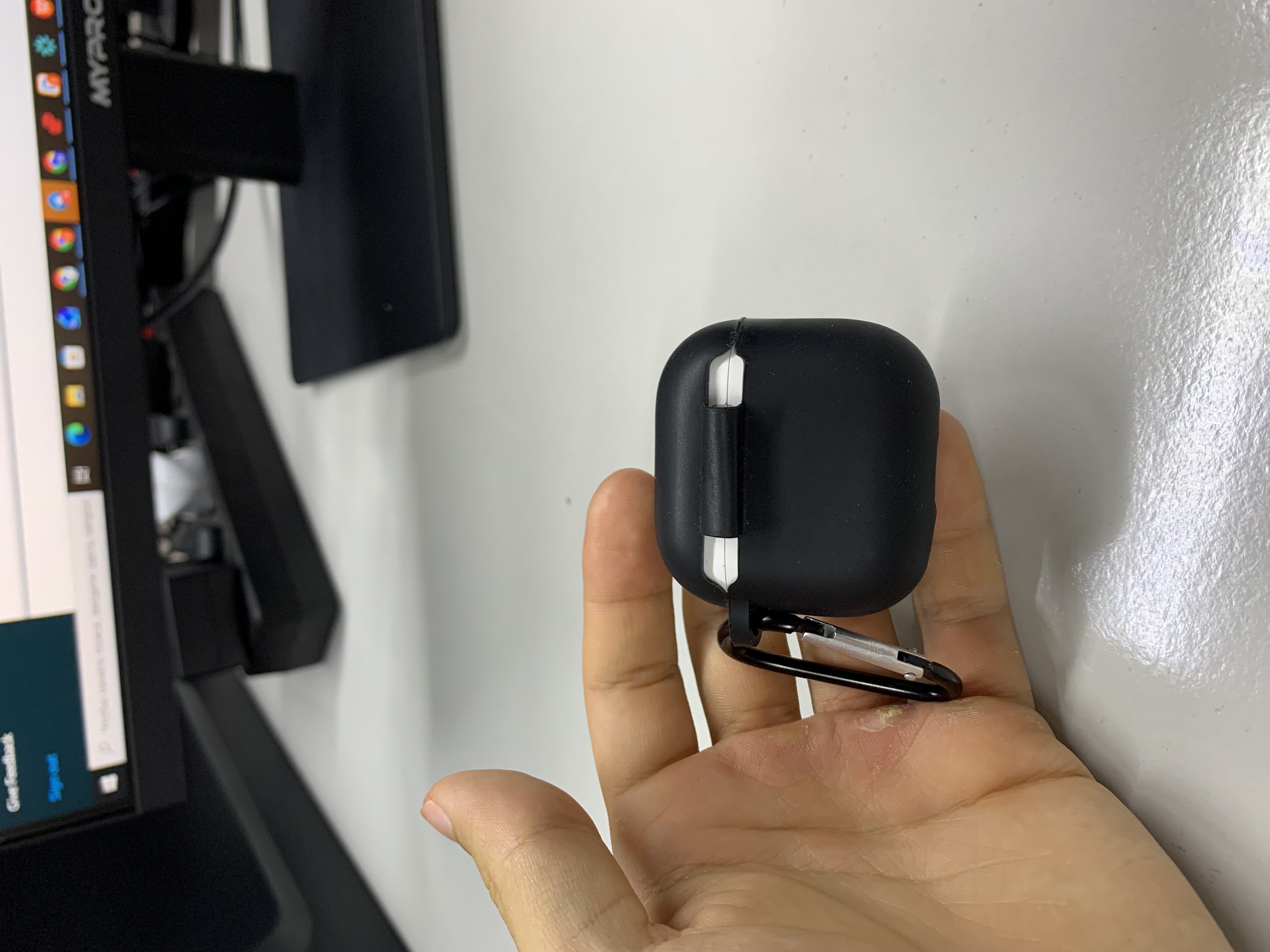 Матовый чехол для AirPods 3, Airpods Pro, Airpods Pro 2, Airpods 4, Airpods 2.2