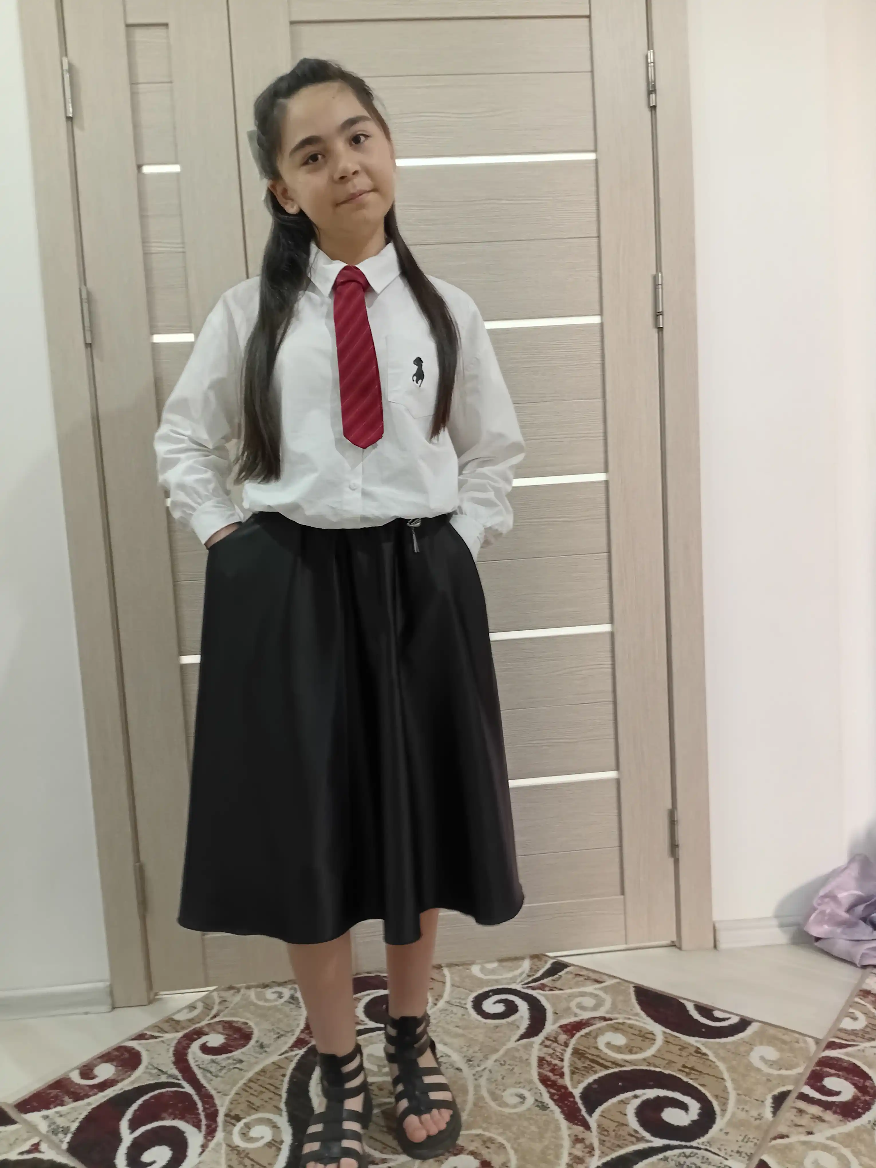 Yubka maktab uchun, qora klyosh, atlas, maktab va ofis uchun
