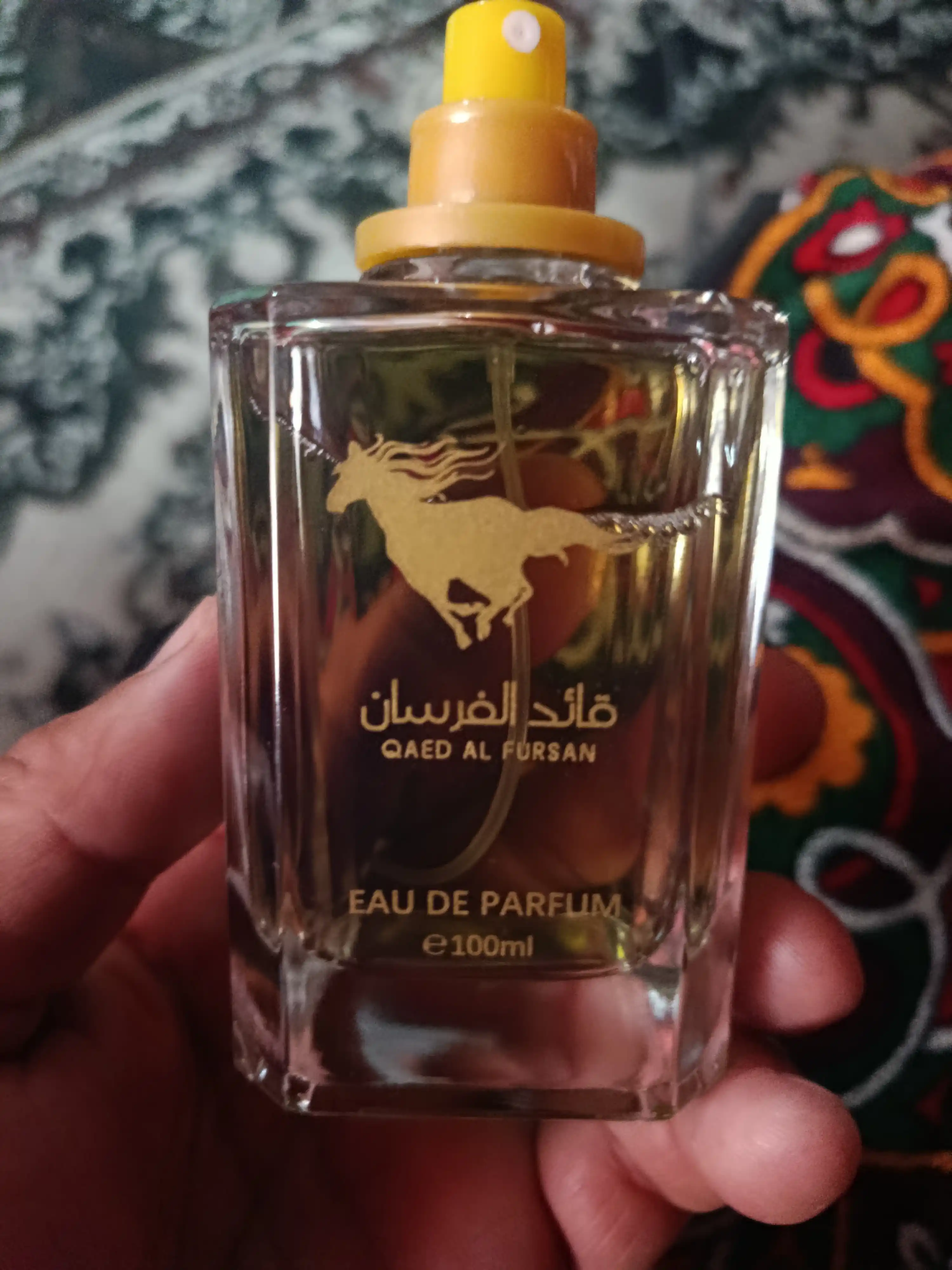 Erkaklar uchun parfyum хushbo'y atir