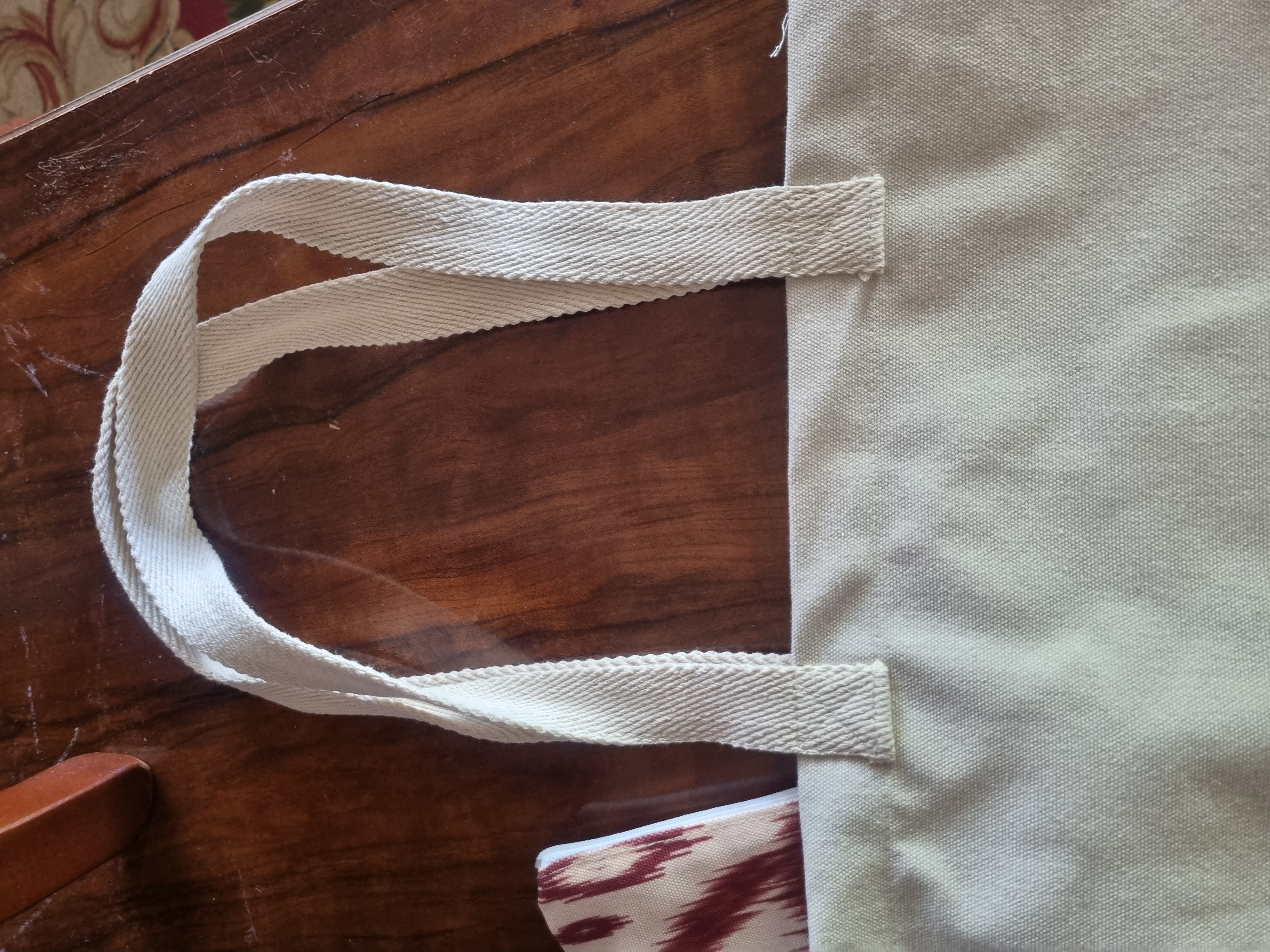 Ayollar sumkasi shopper, Moziy
