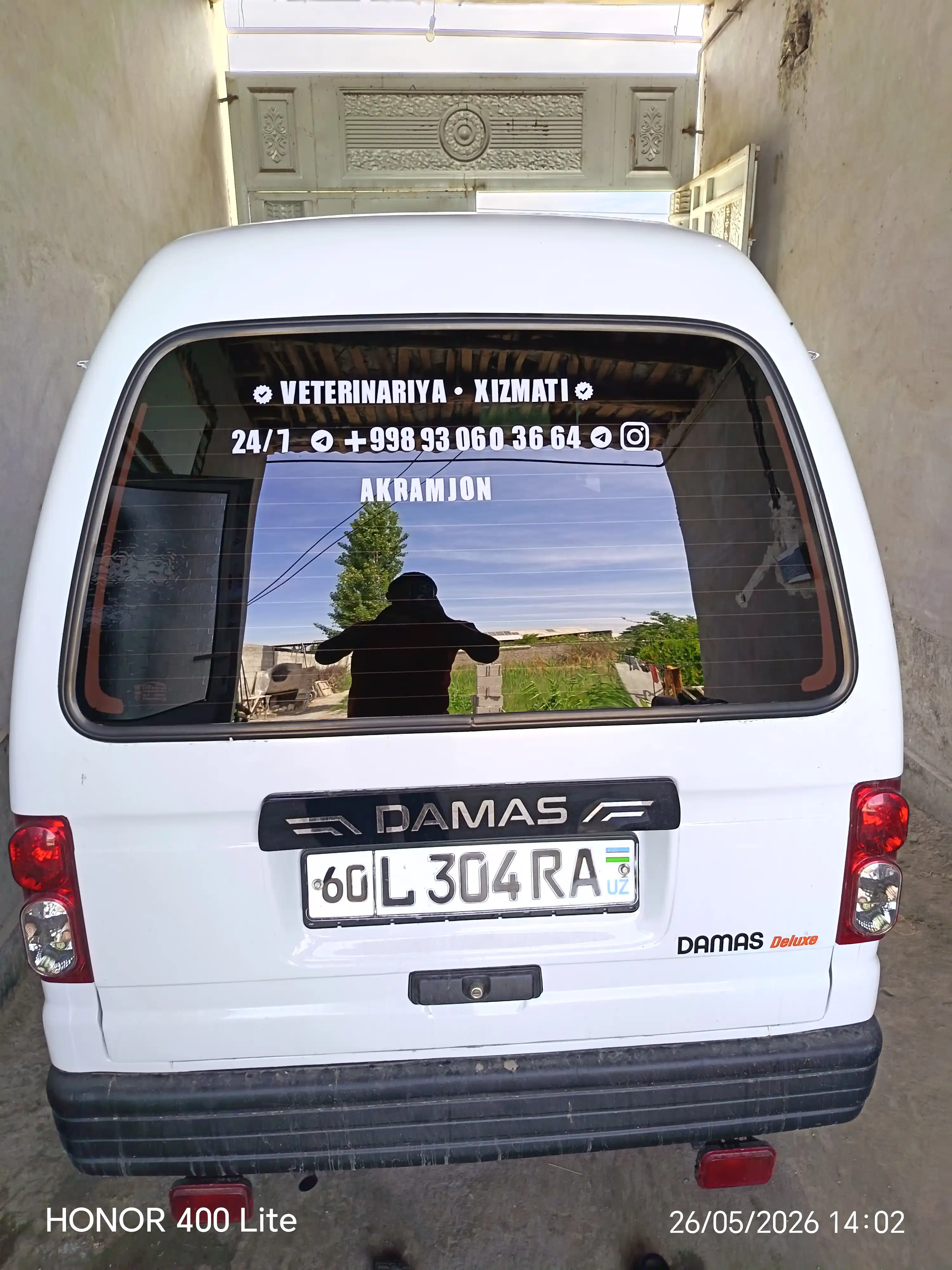 Harf va raqamlardan iborat nakleyka, avto uchun, Instagramdagi nik yoki istalgan yozuv