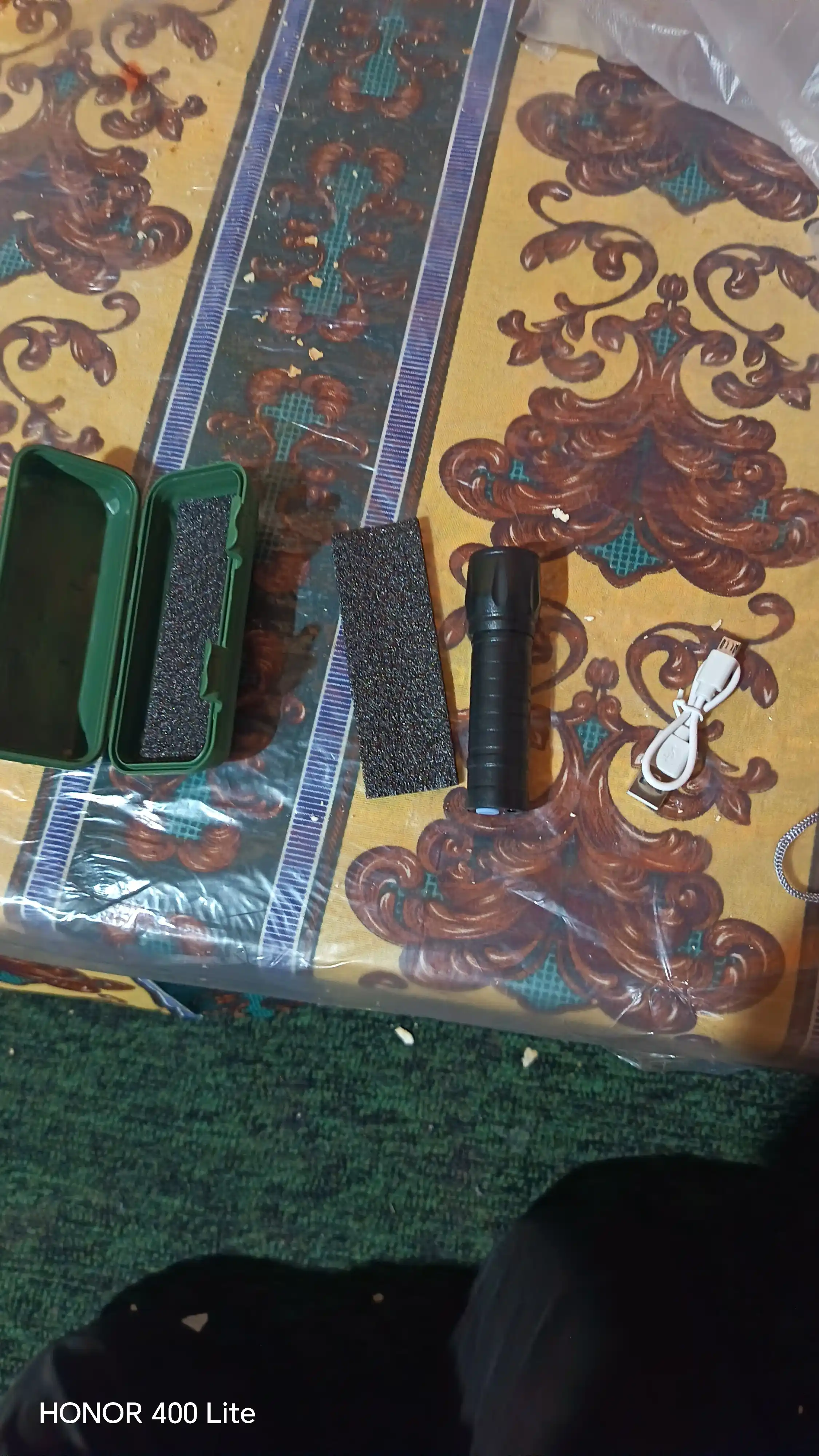 Akkumulyatorli qo‘l yorug‘lik diodli LED chiroq, USB-quvvatlagichning 3 xil yorug‘lik rejimi, g‘ilof shnuri