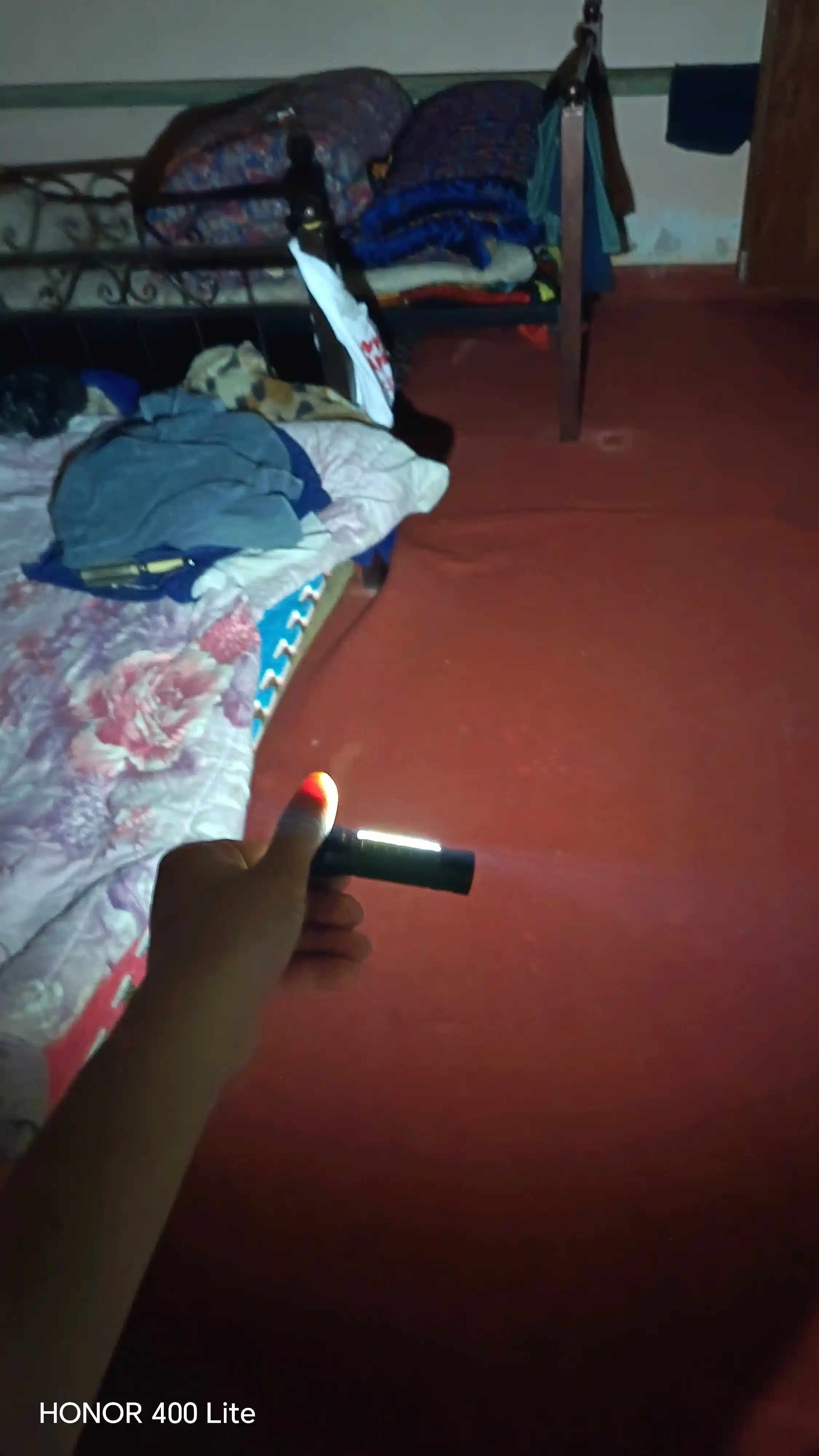 Akkumulyatorli qo‘l yorug‘lik diodli LED chiroq, USB-quvvatlagichning 3 xil yorug‘lik rejimi, g‘ilof shnuri