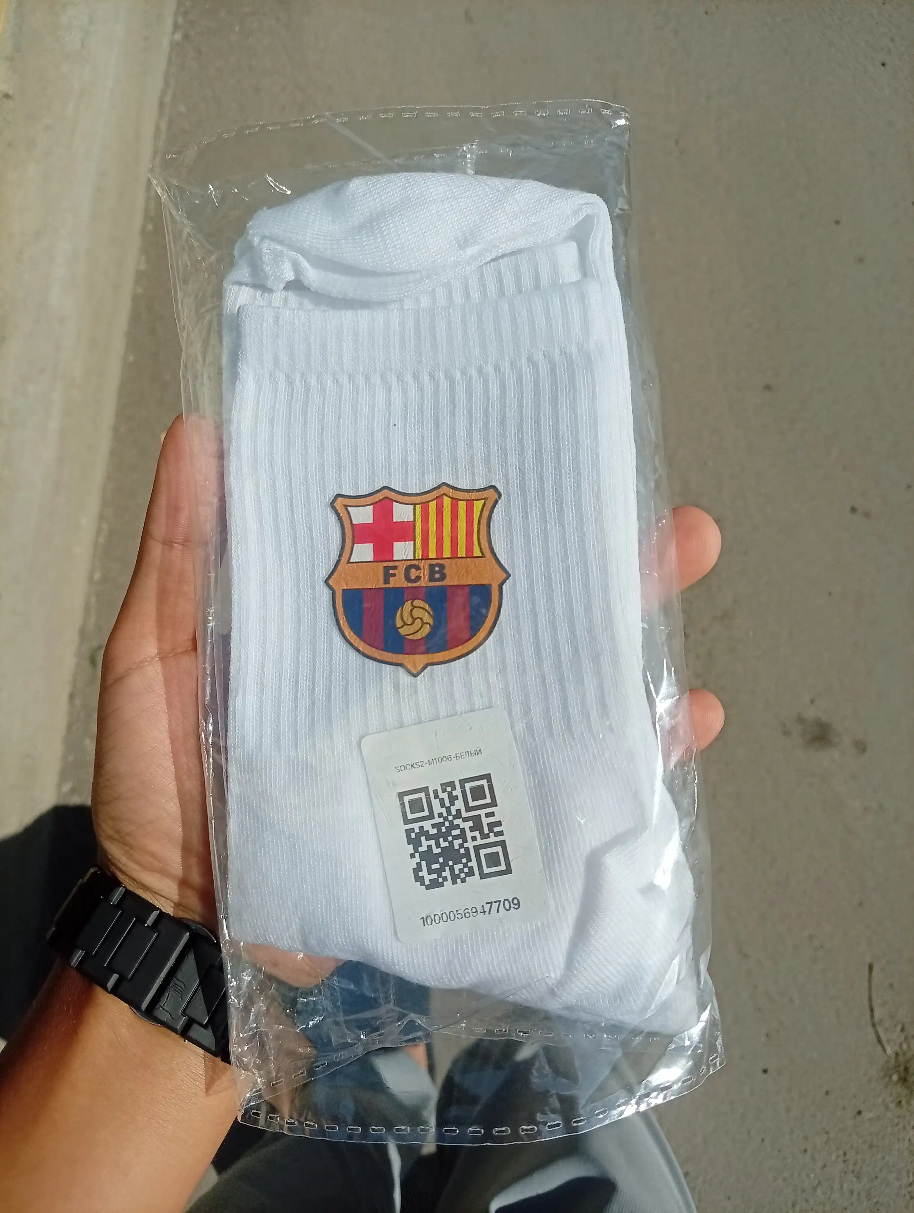 Futbol jamoalari printi bilan sport paypoqlari