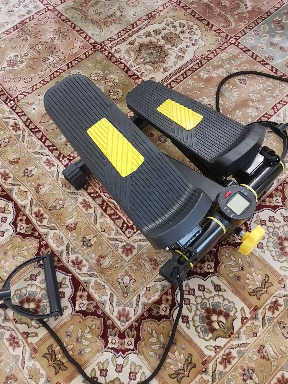 Stepper trenajor – oyoq, son, bel va press mushaklari uchun, espanderli