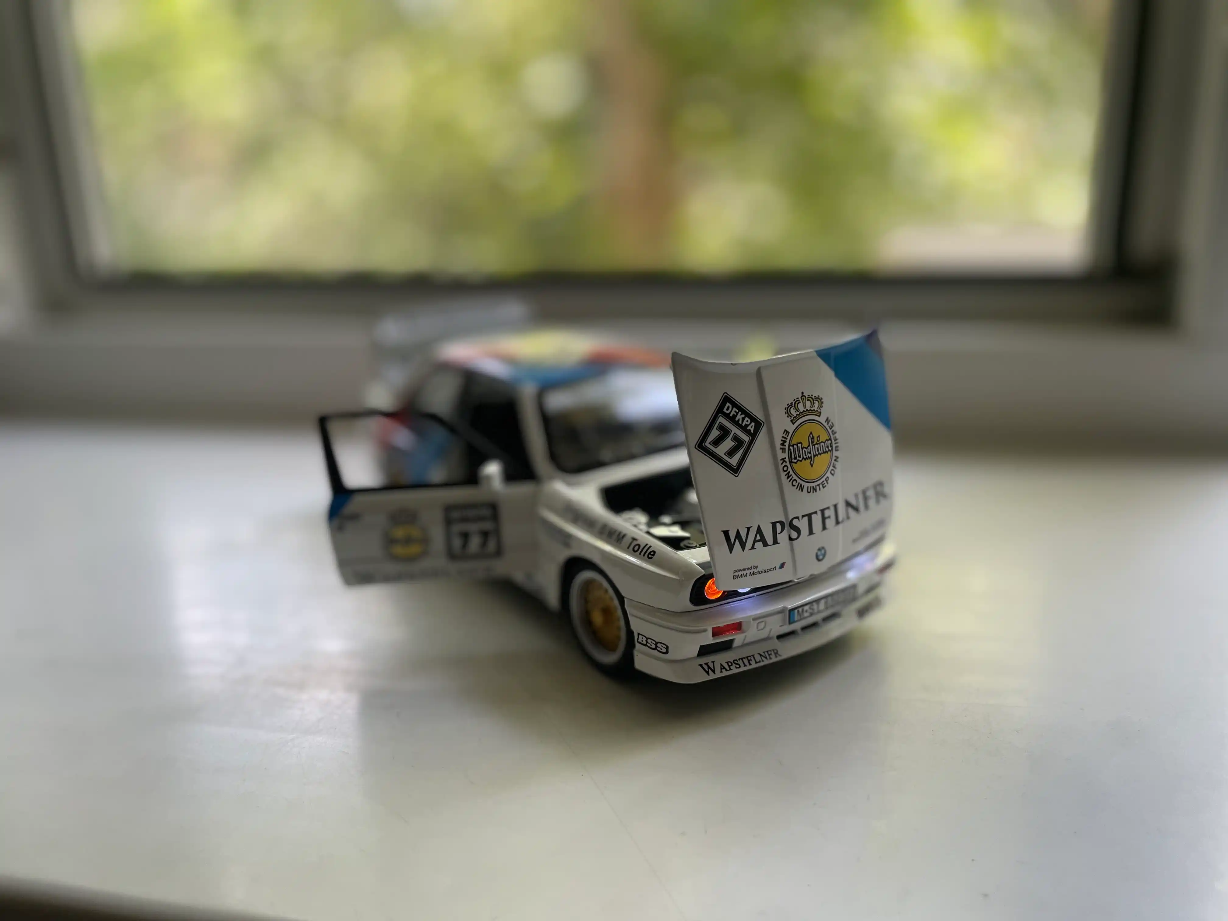 Metall mashina BMW M3 E30 1988, 1/24 metal, 20 sm