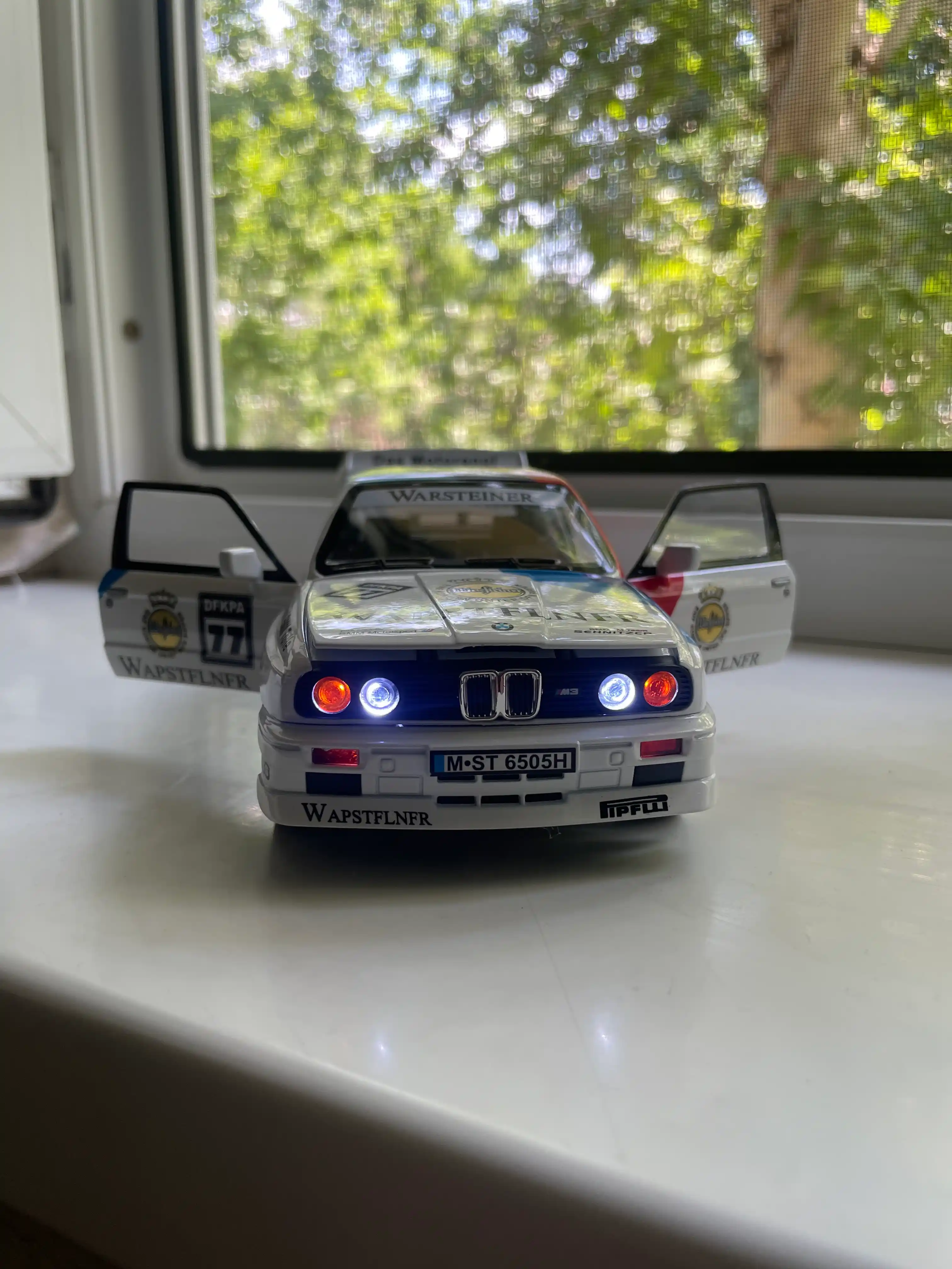 Metall mashina BMW M3 E30 1988, 1/24 metal, 20 sm