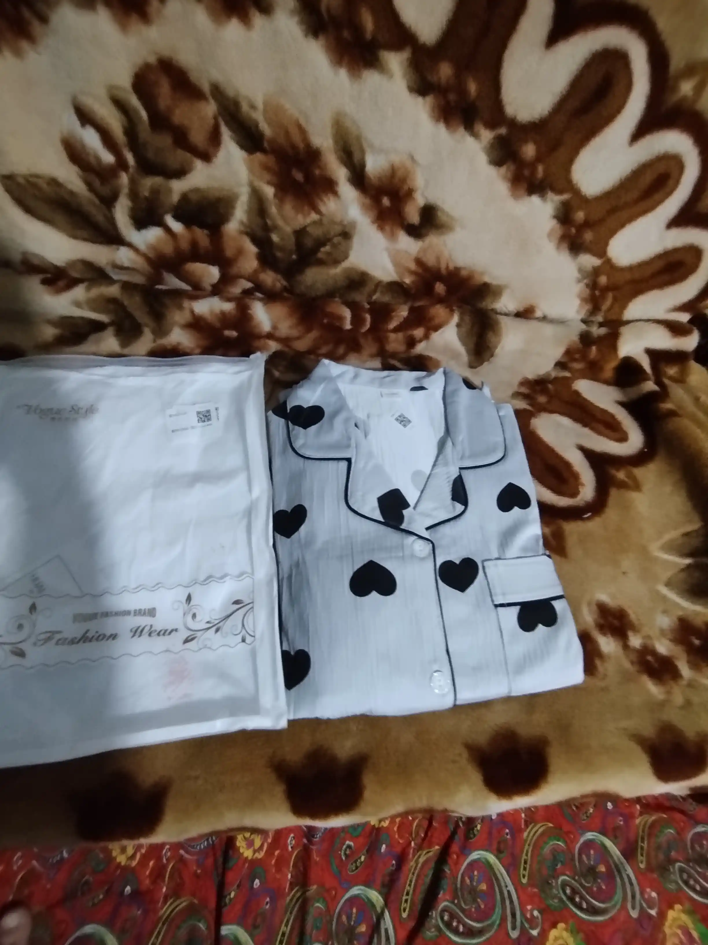 Ayollar pijamasi — ayollar uy kiyimi