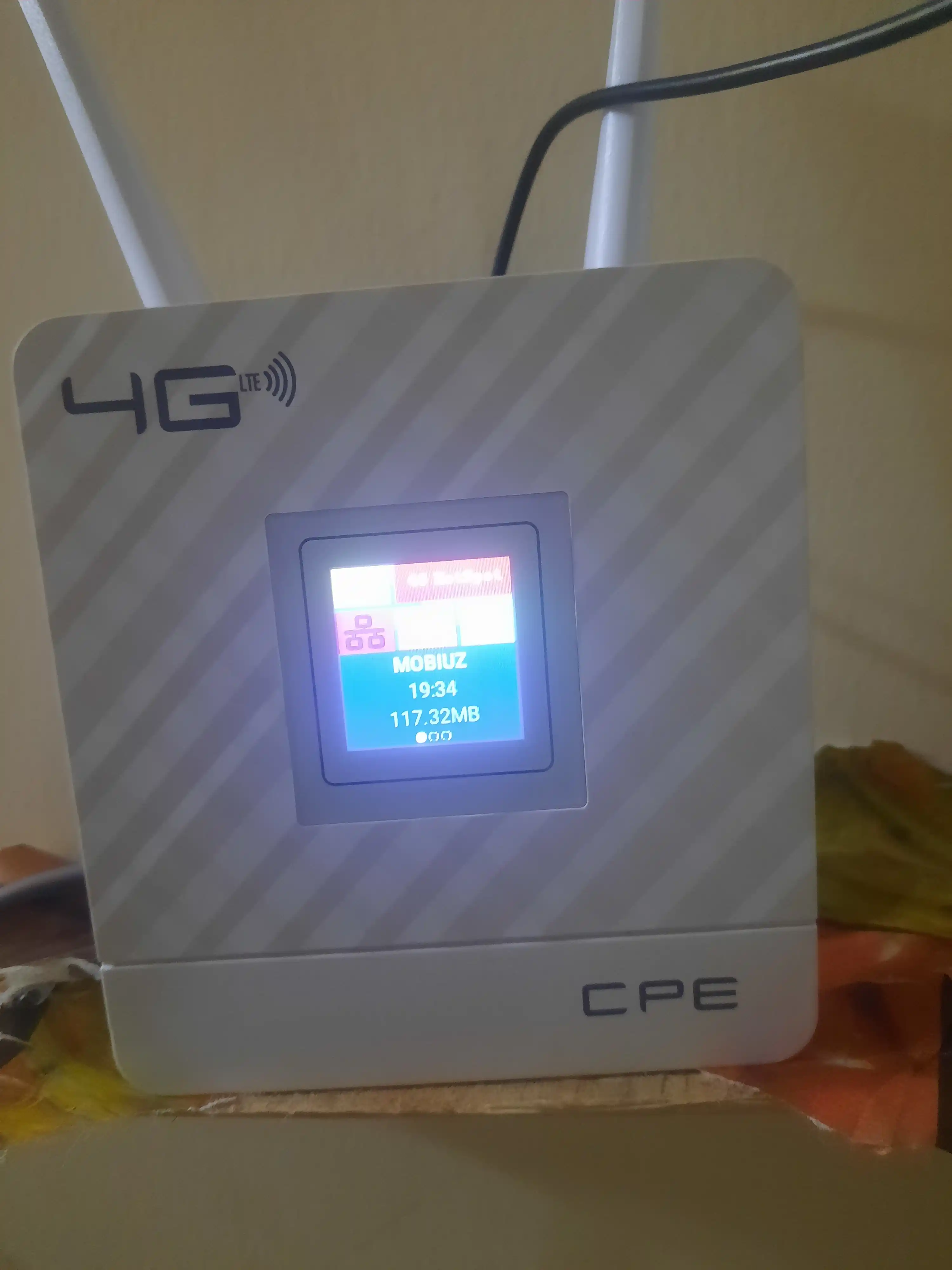Wi-Fi роутер, модем 4G CPE-903B со слотом для SIM-карты, 4-х антенный с аккумулятором