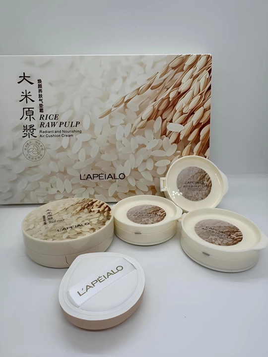 Kushon to‘plami: kremli asosiy kushon (15 g), uchta almashtiriladigan blok (3 x 15 g), 2 turdagi surtish uchun gubka - 