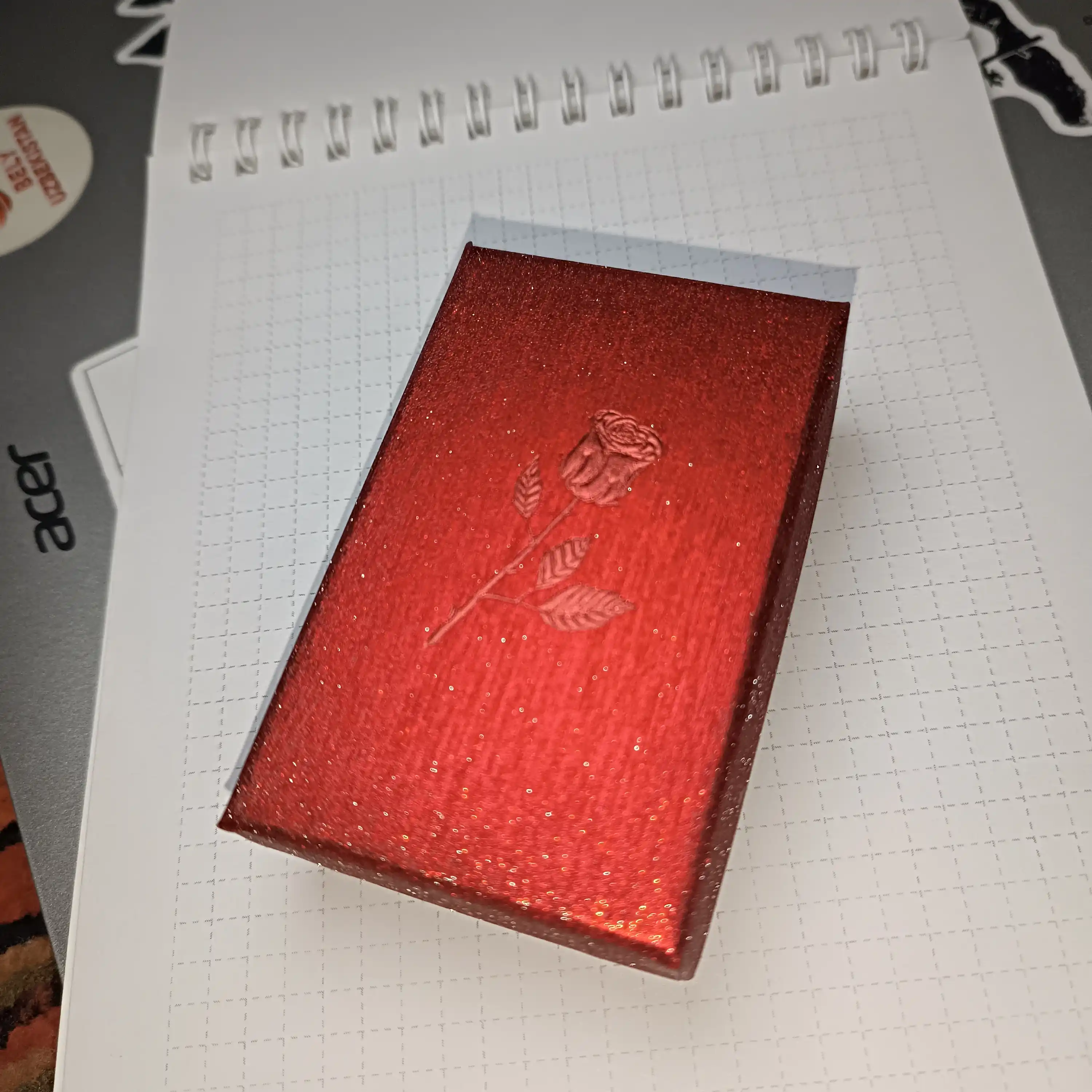 Ayollar va qizlar uchun taqinchoq, oqqush shakli, sovg'a qutisida, SWAROVSKI