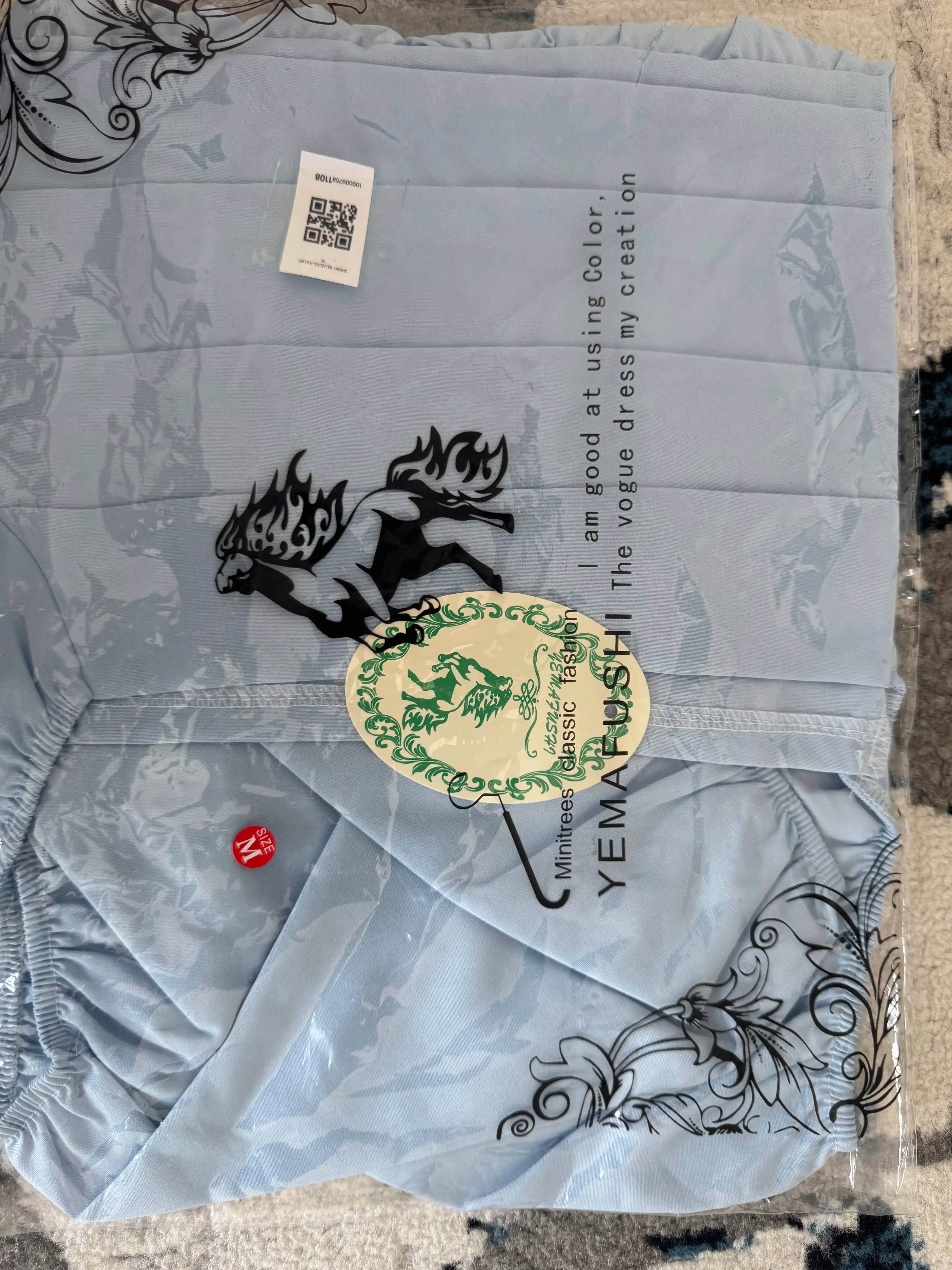 Ayollar uchun yozgi bluzka, kvadrat yoqali, qisqa yengli, keng fason